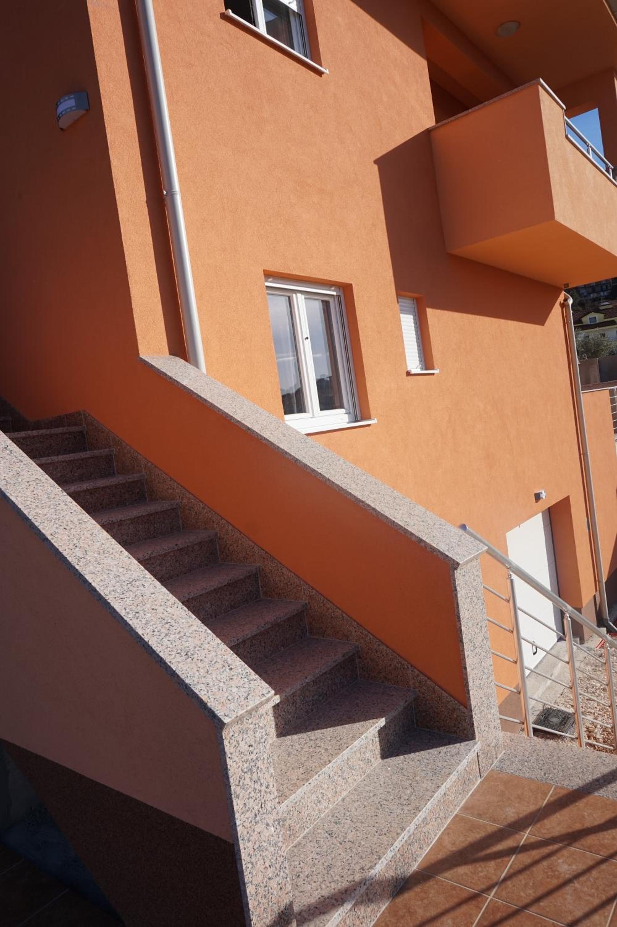 Tomena apartments