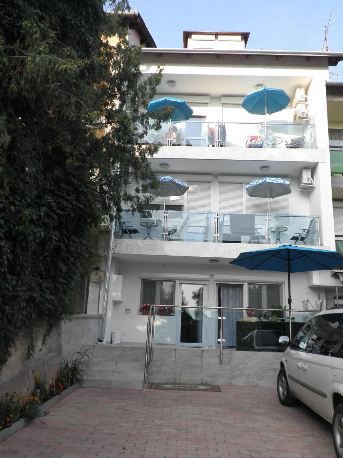 Hajnalház Apartments