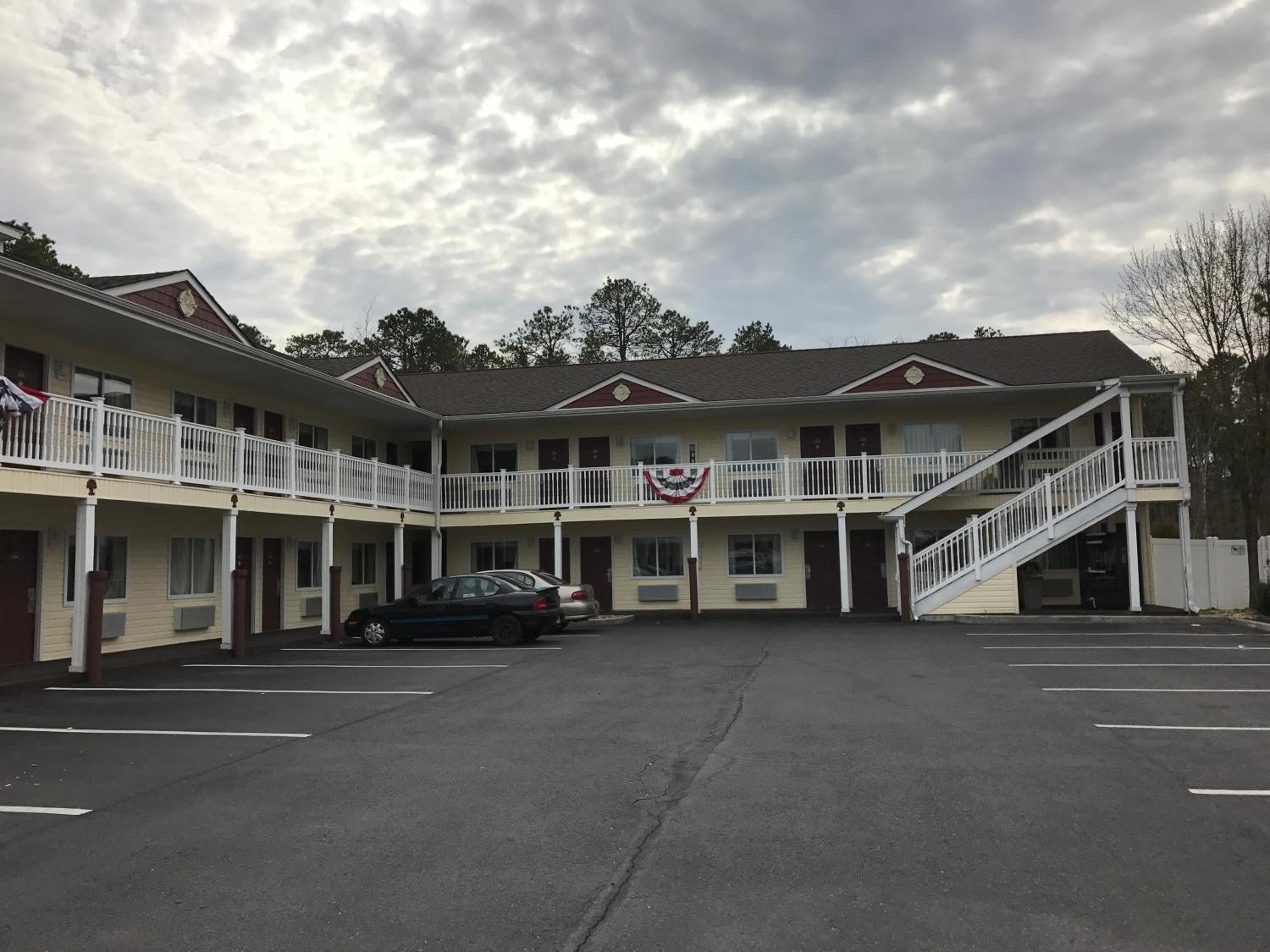 Crystal Inn and Suites
