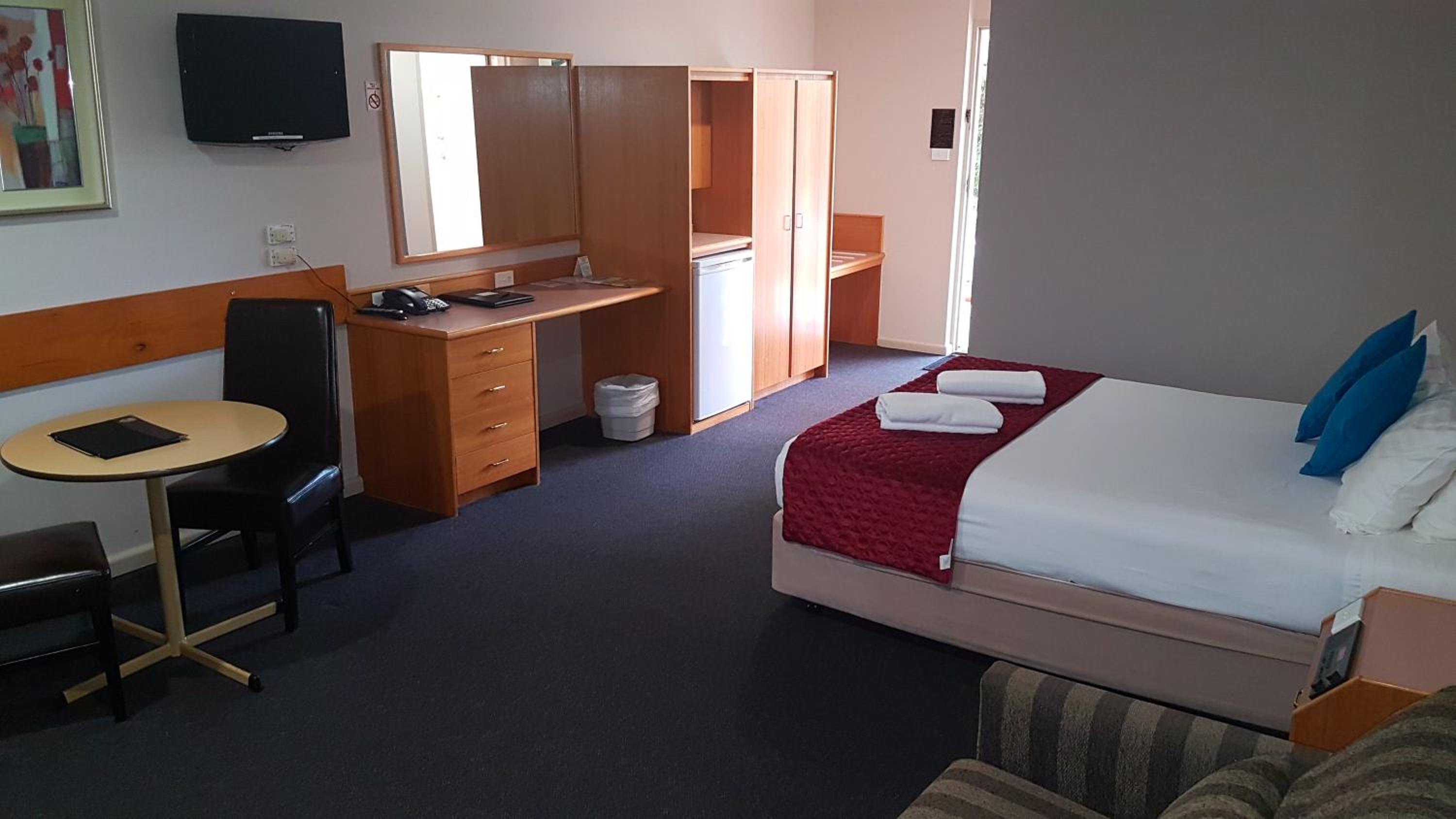 Hilltops Retreat Motor Inn