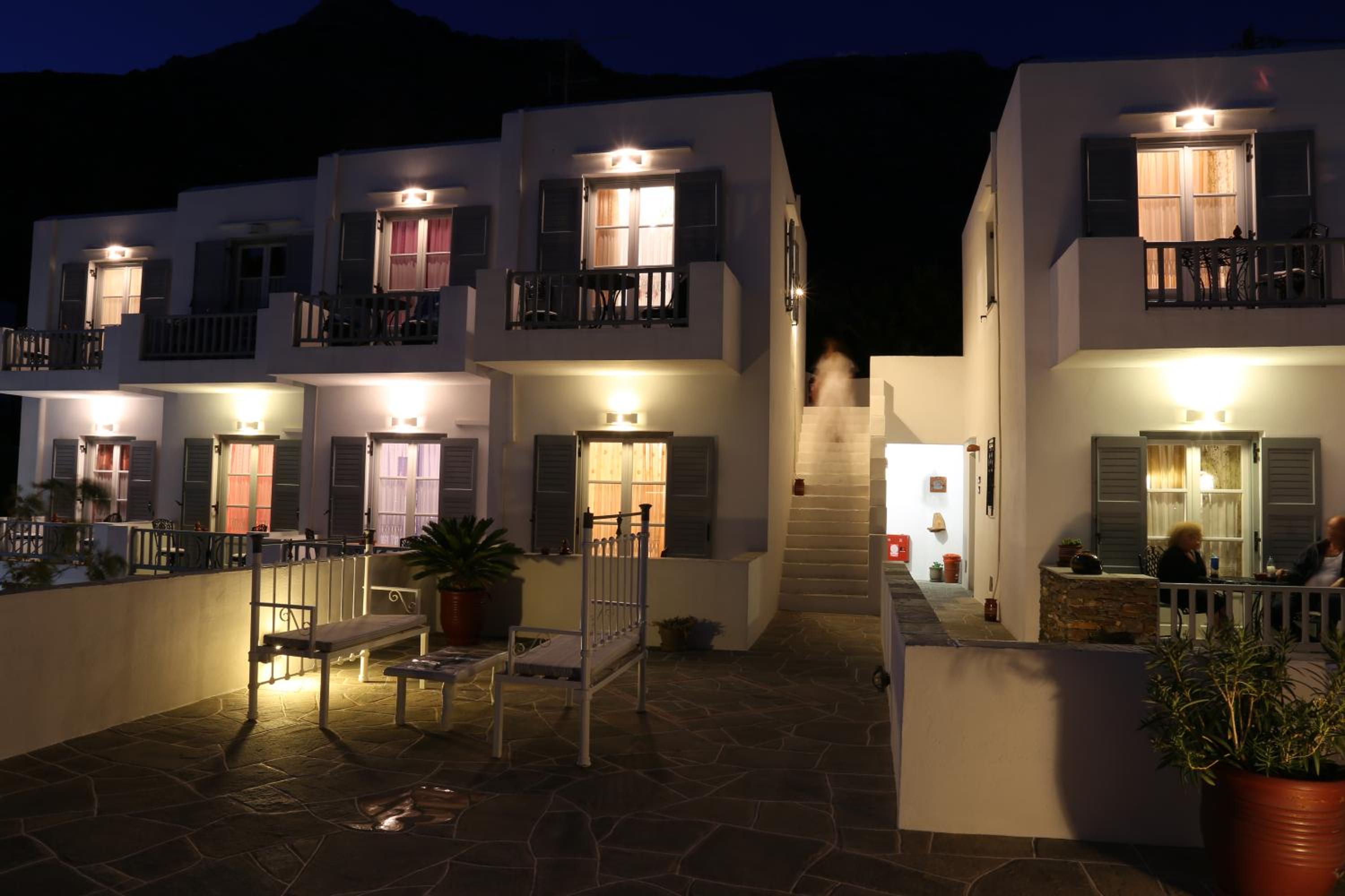 Hotel Nymfes Hotel - Image 1