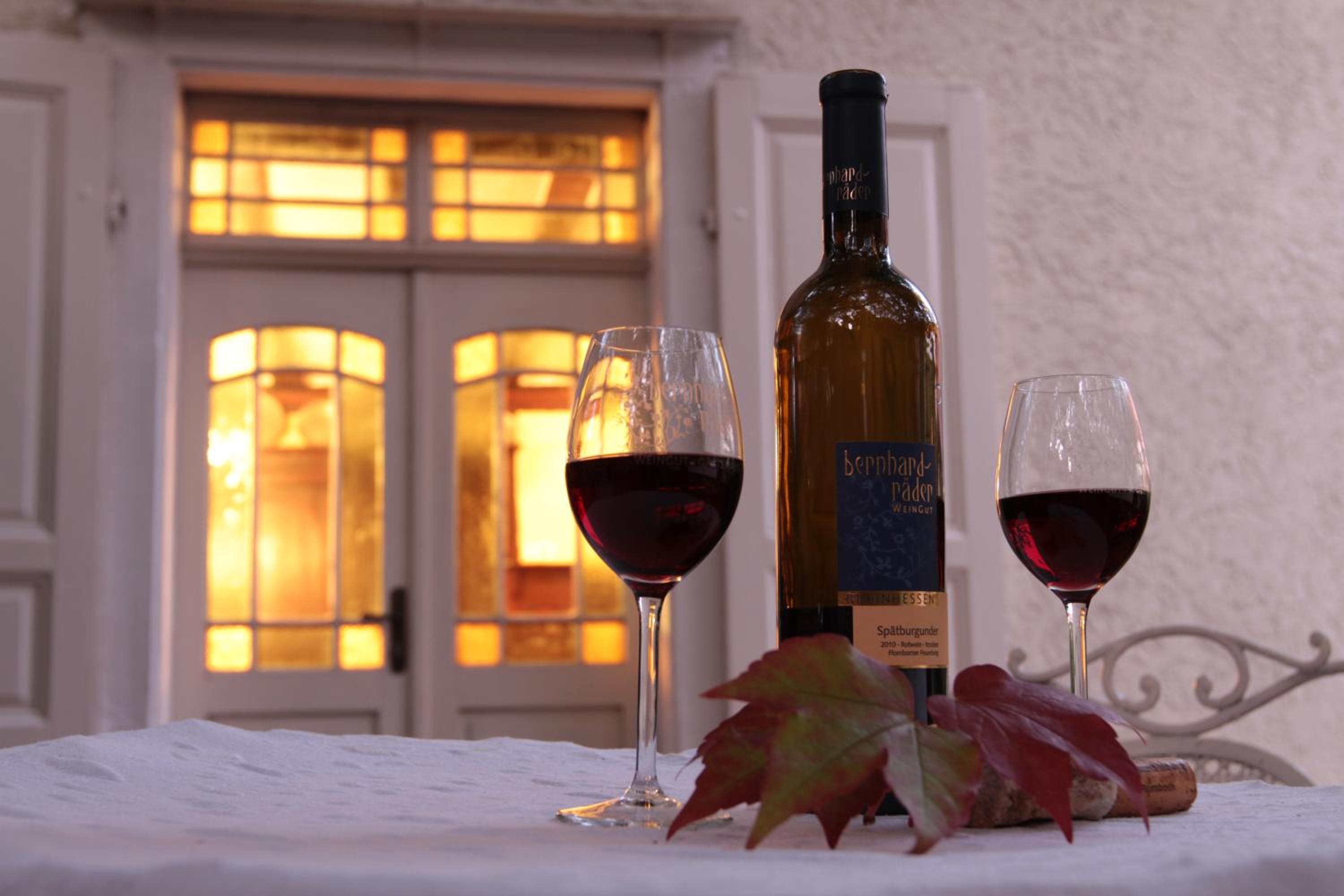 Bio-Weingut, Gästehaus und Kräuterhof