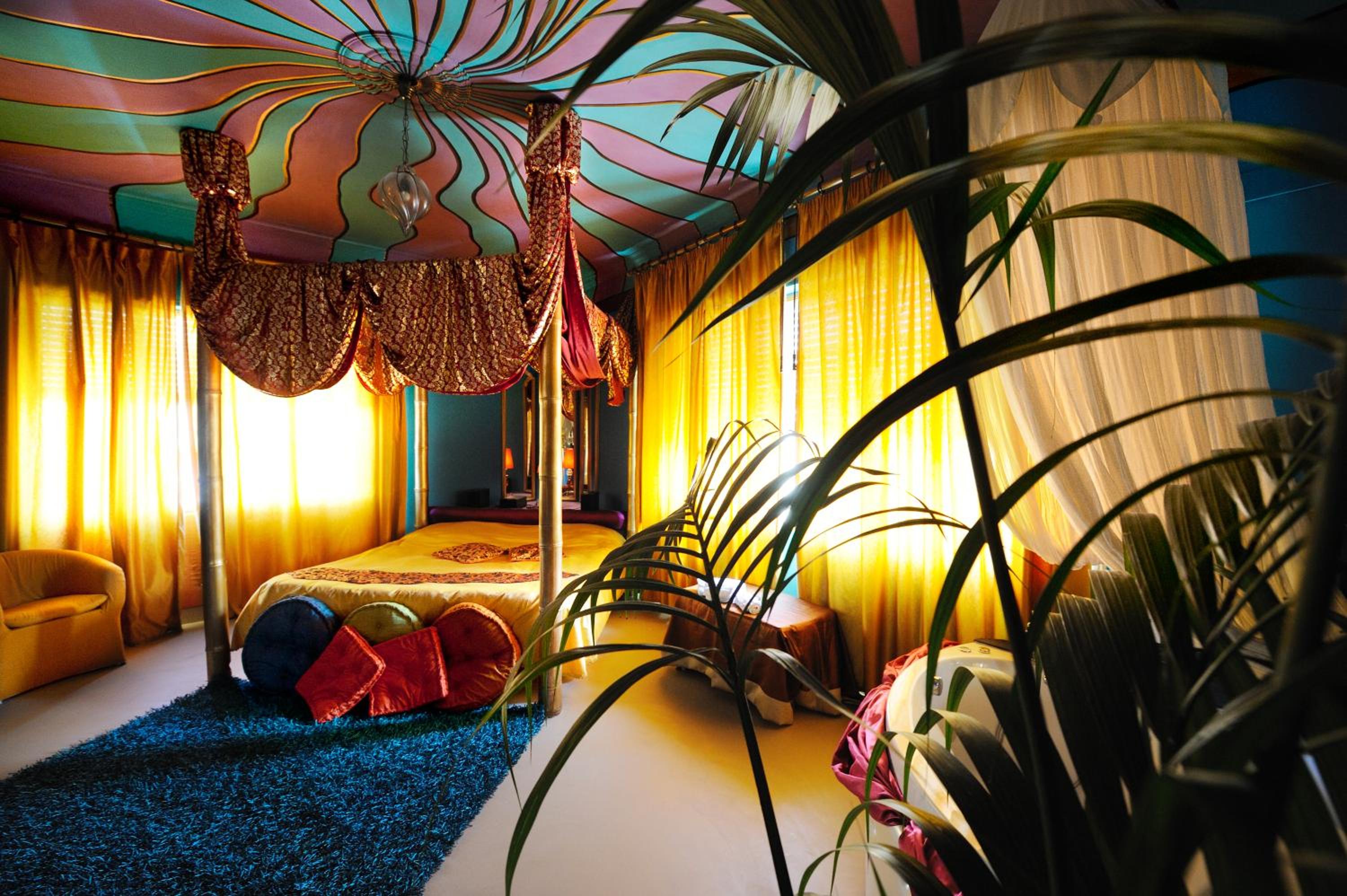 hotel room