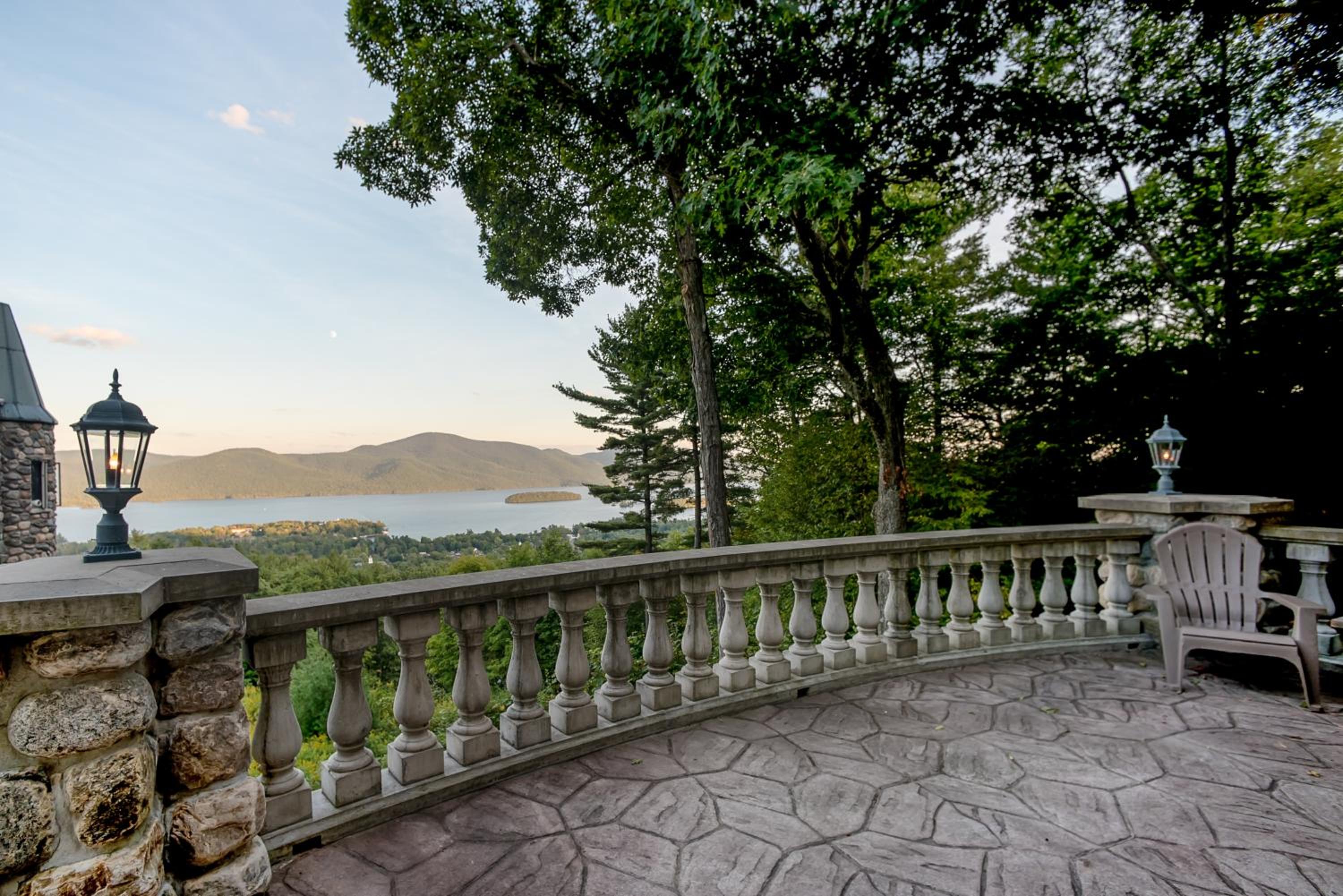 HIGHLANDS CASTLE overlooking Lake George plus 2 other CASTLES & SUITES