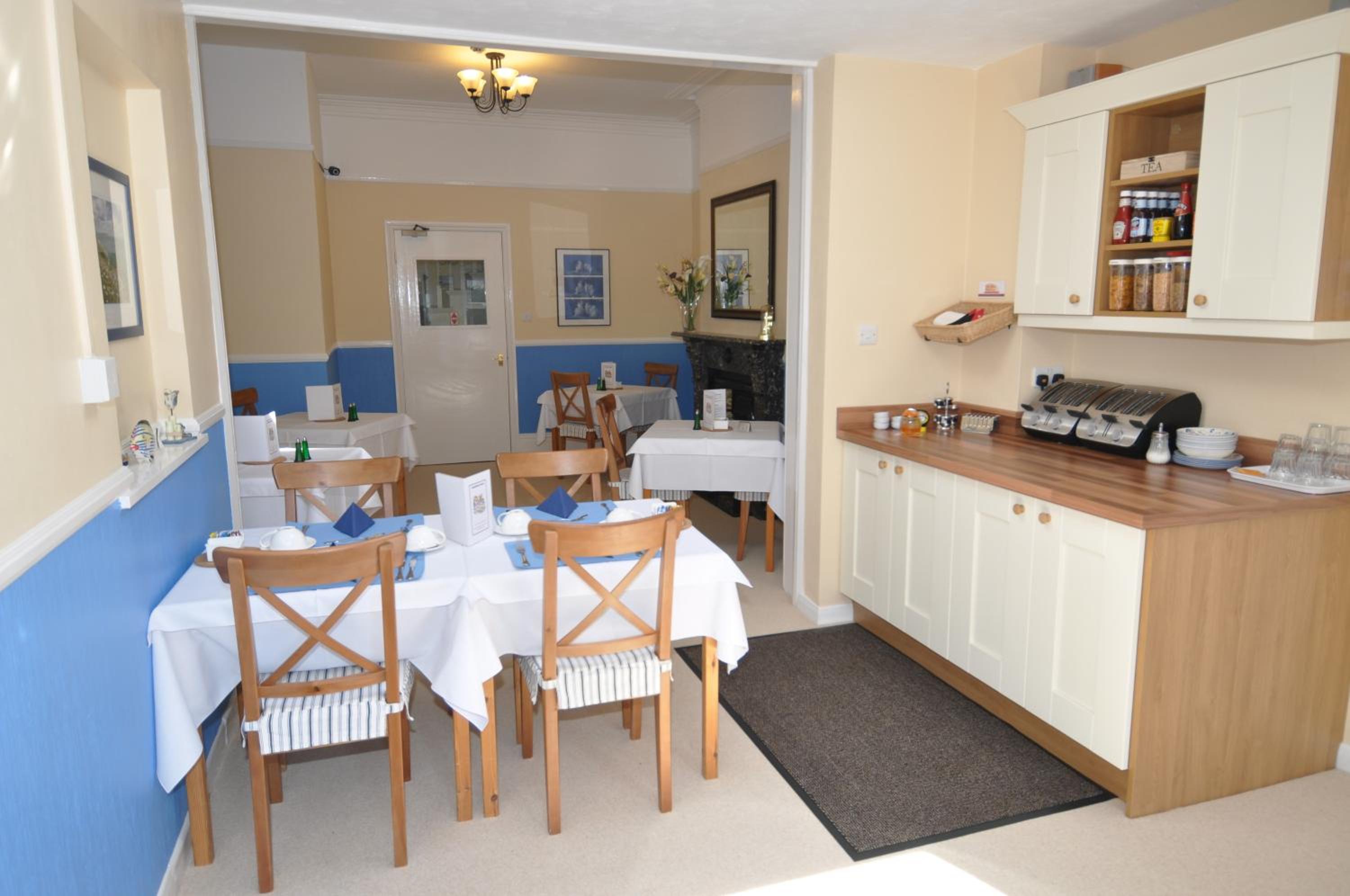 Westbury Lodge