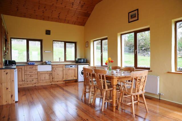 Griffins Holiday Cottage view 3