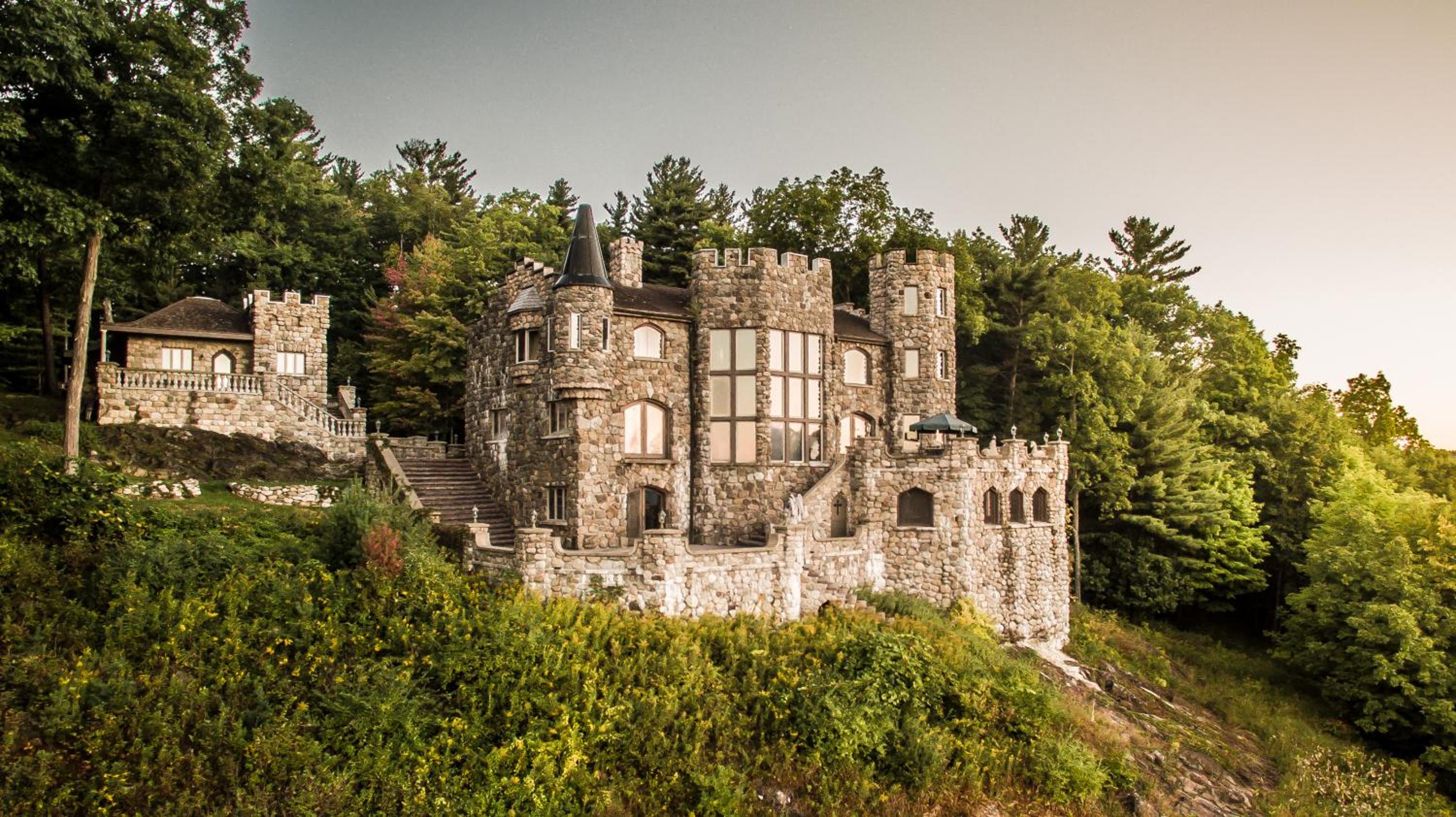 HIGHLANDS CASTLE overlooking Lake George plus 2 other CASTLES & SUITES