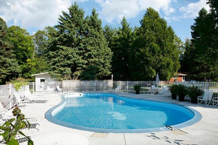 Peninsula Park-View Resort