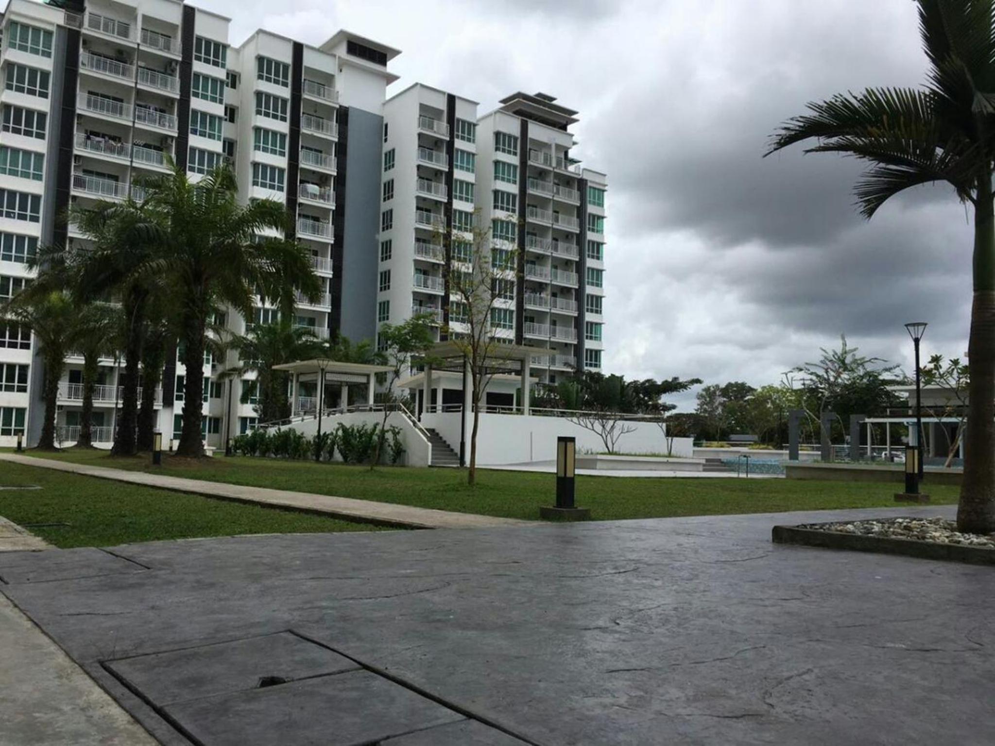 Sandakan Spacious and Comfortable Pool View Condo photo 3