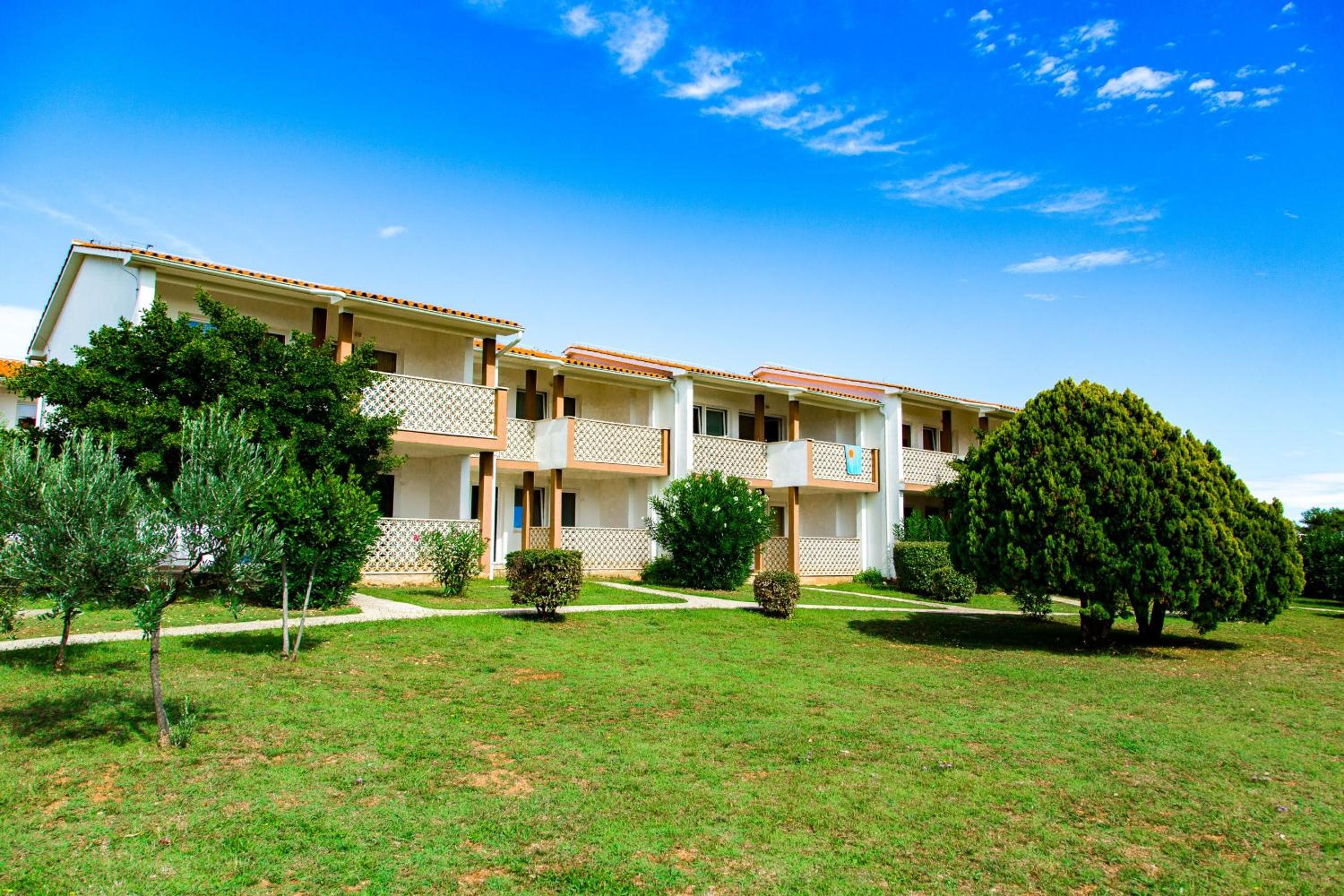 Kazela Apartments