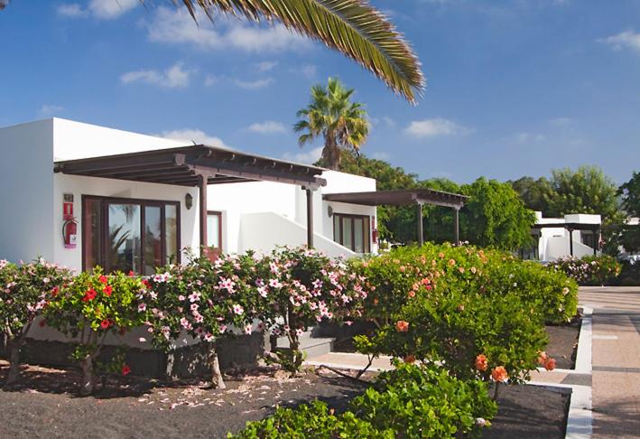 Bungalows Playa Limones view 3