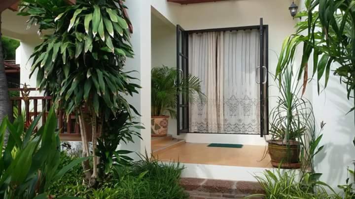 Rimtalay Angsila Guesthouse
