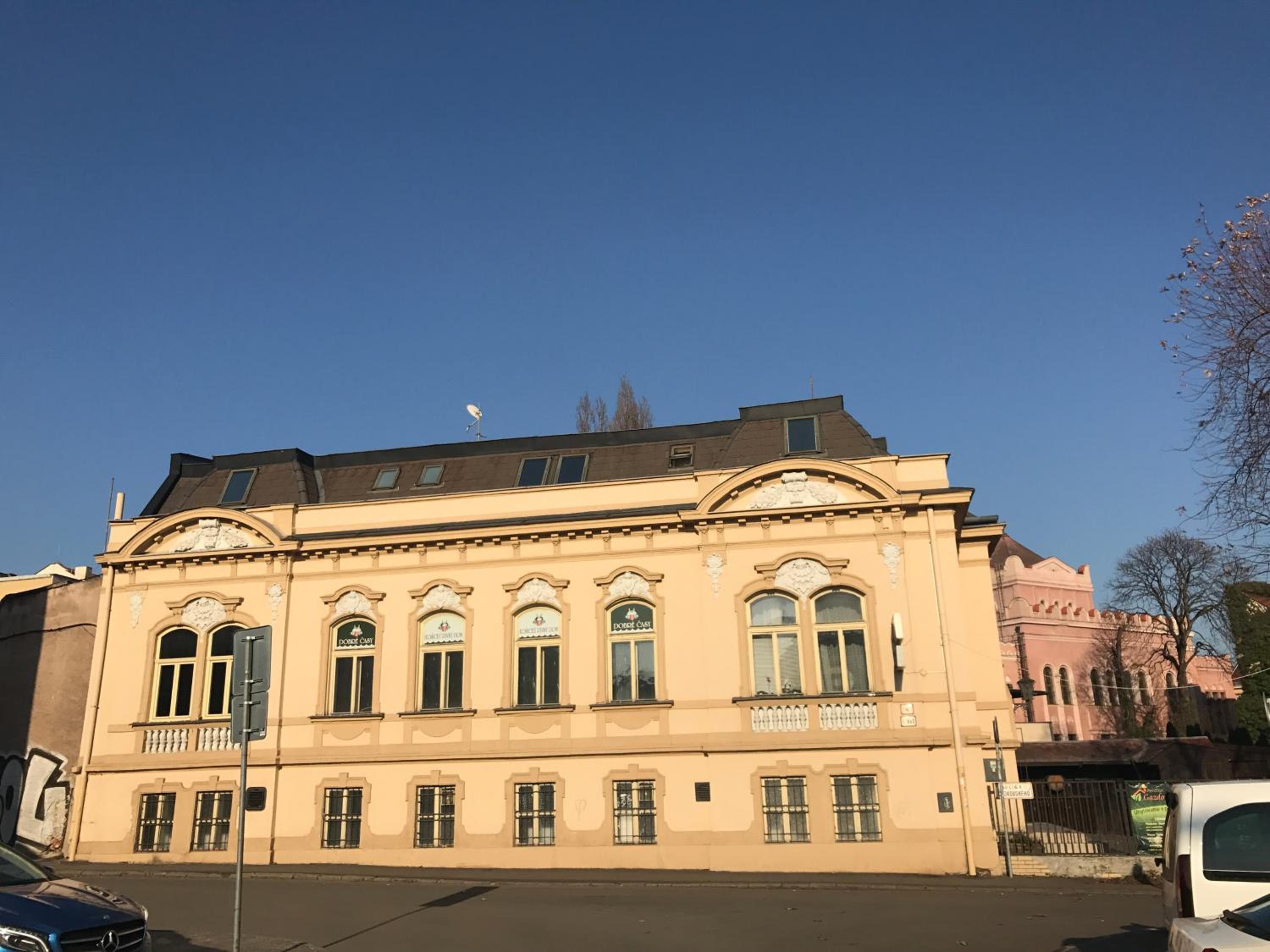 Photo 18