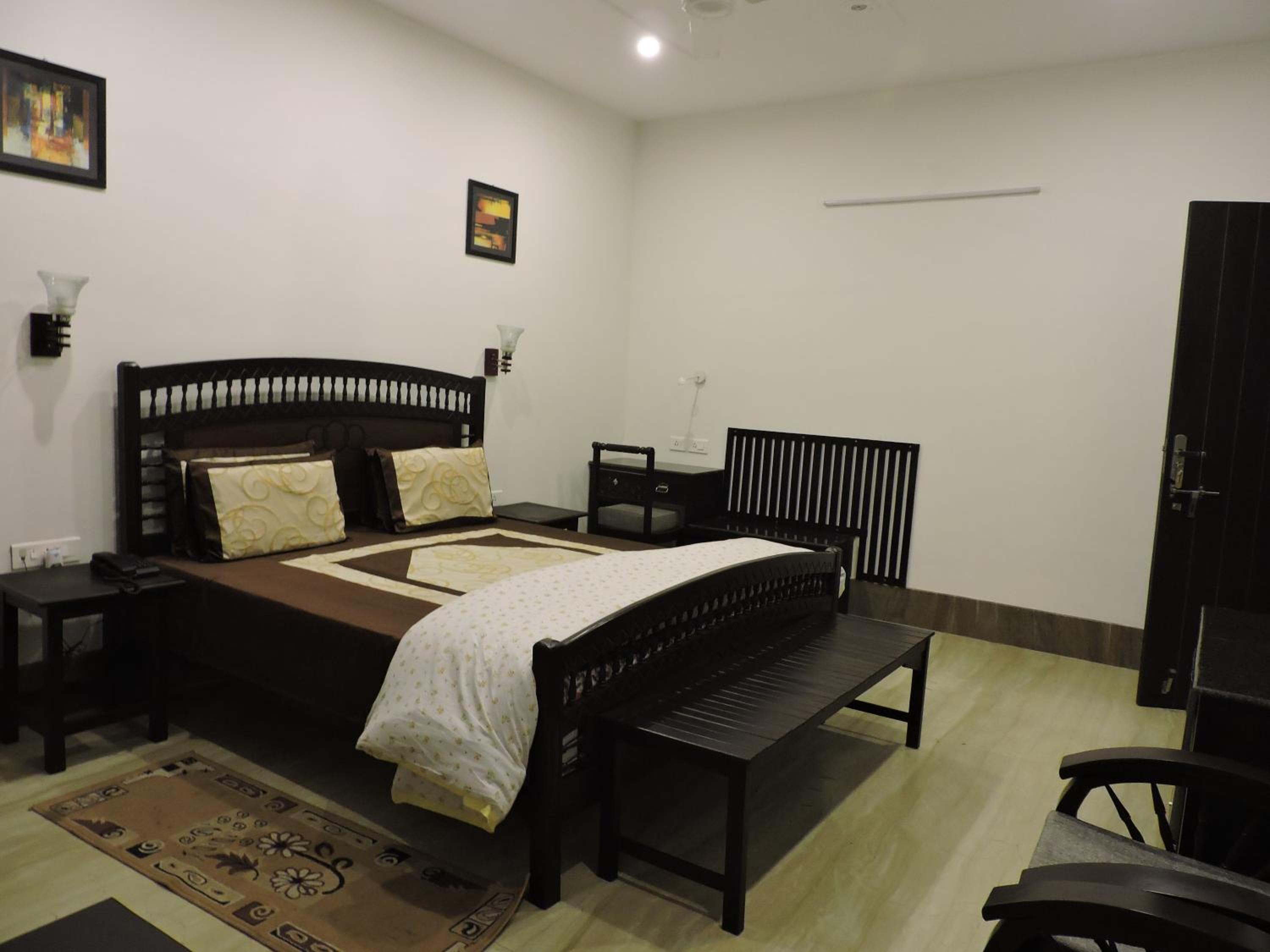 Pearl of Taj Home Stay