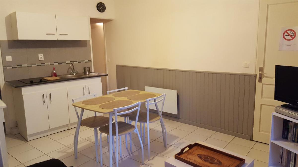 Les Lavandes view 5