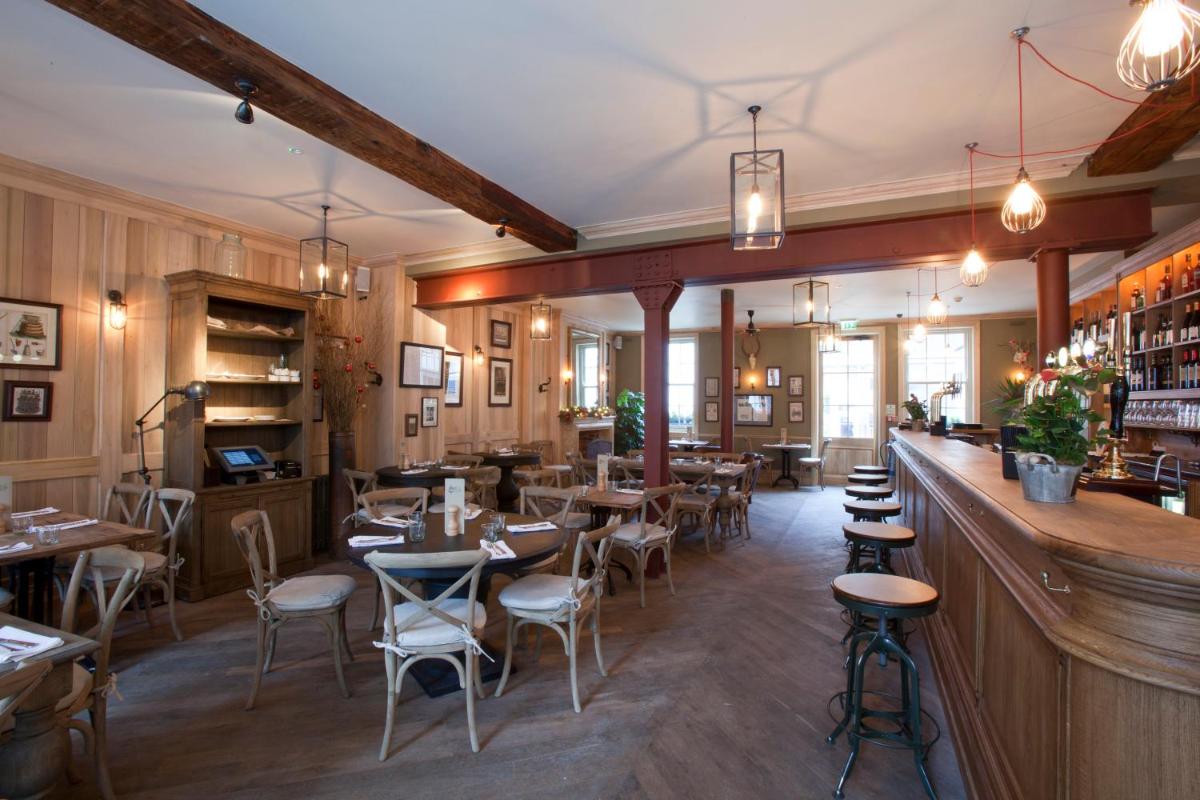 restaurant