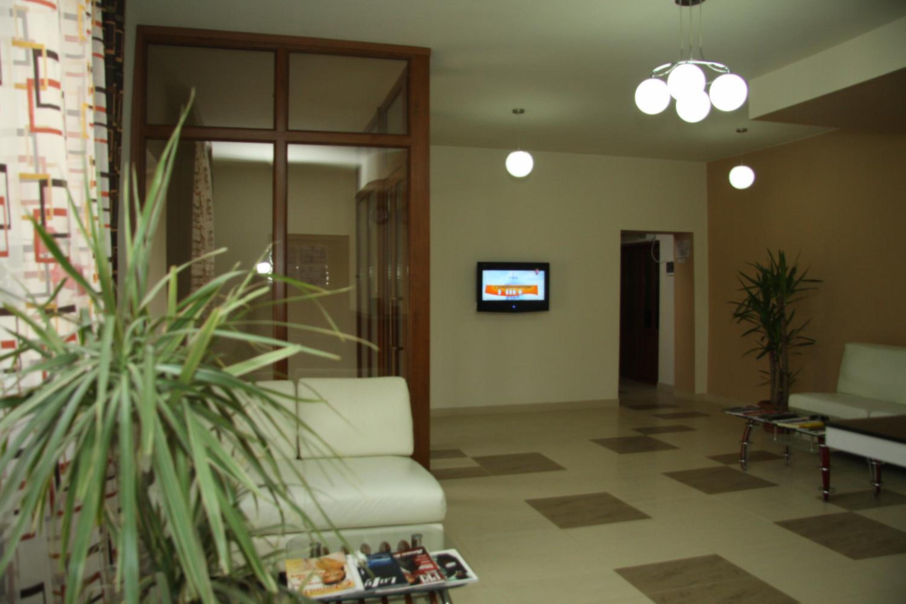 GreenWood Hotel