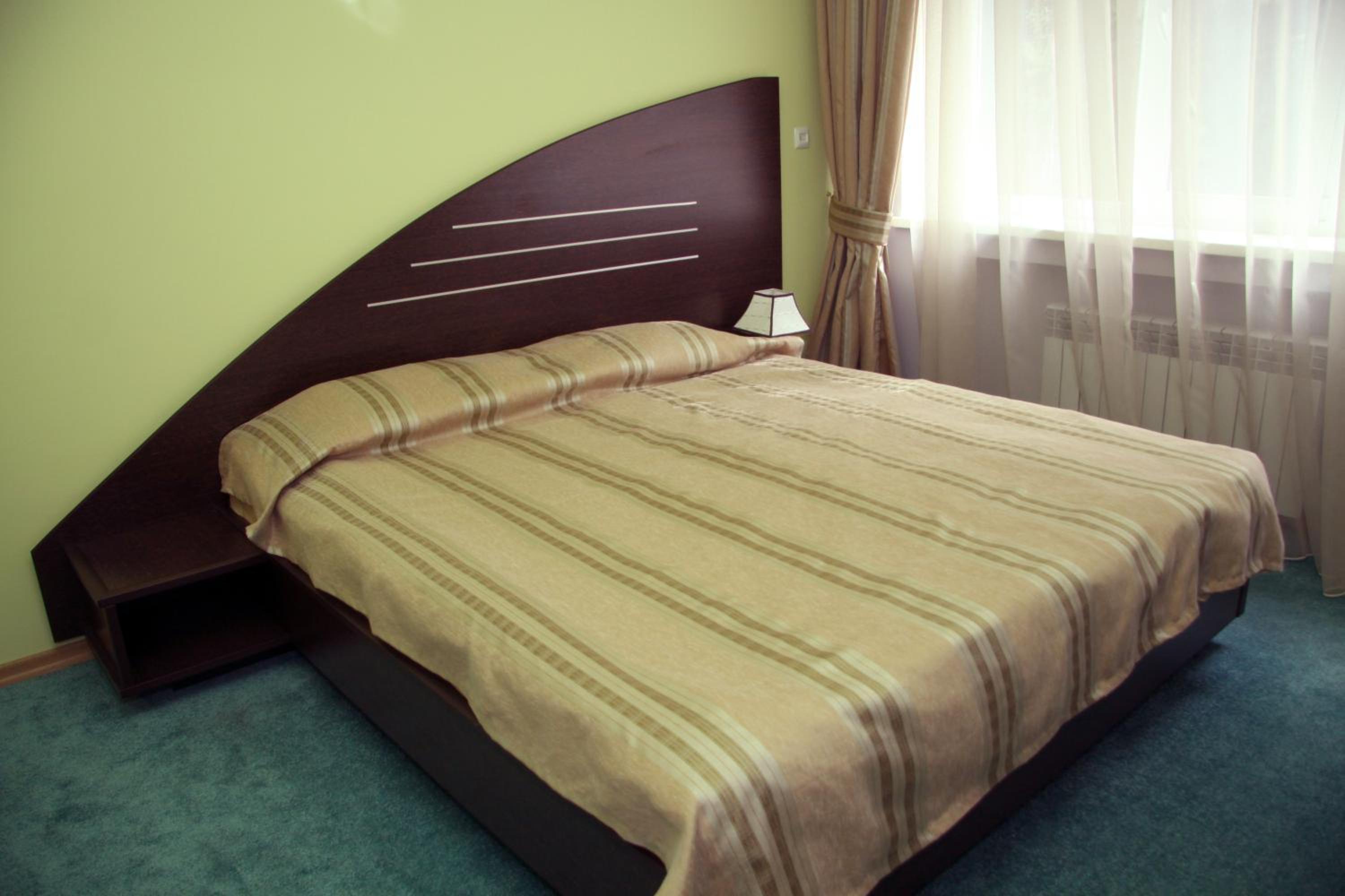GreenWood Hotel
