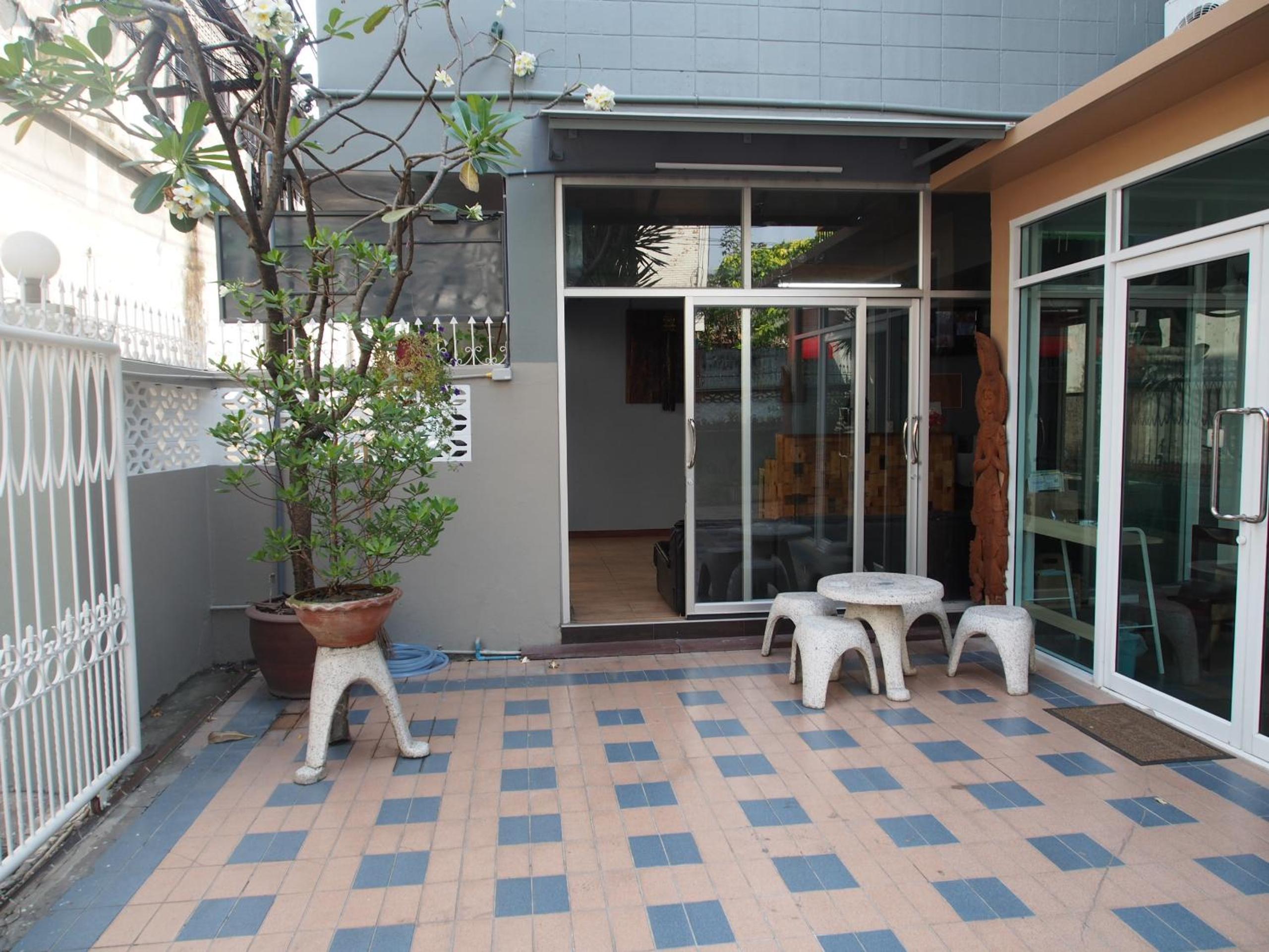 Sriyanar Place
