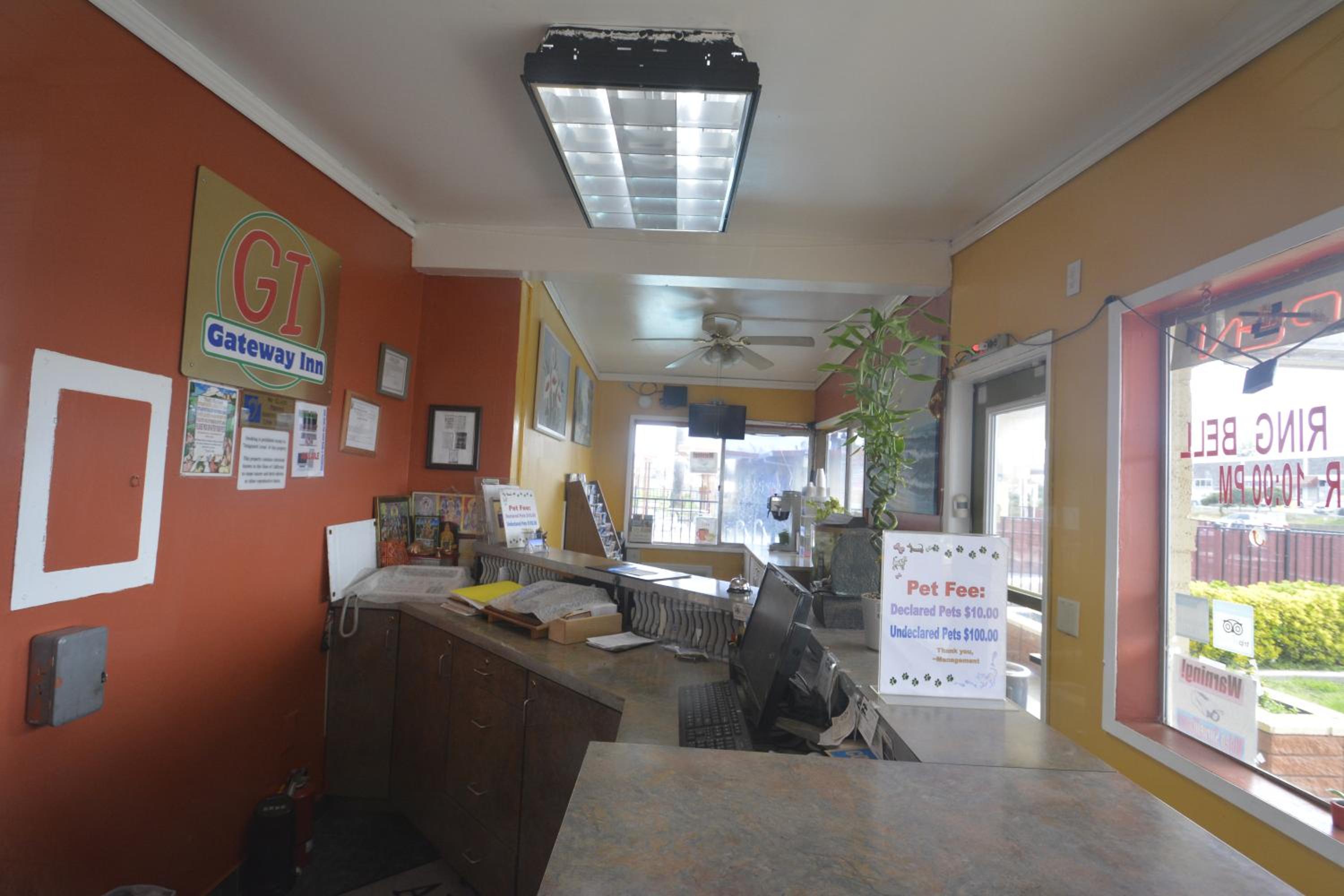 Red Bluff Vacations - Gateway Inn - Property Image 5