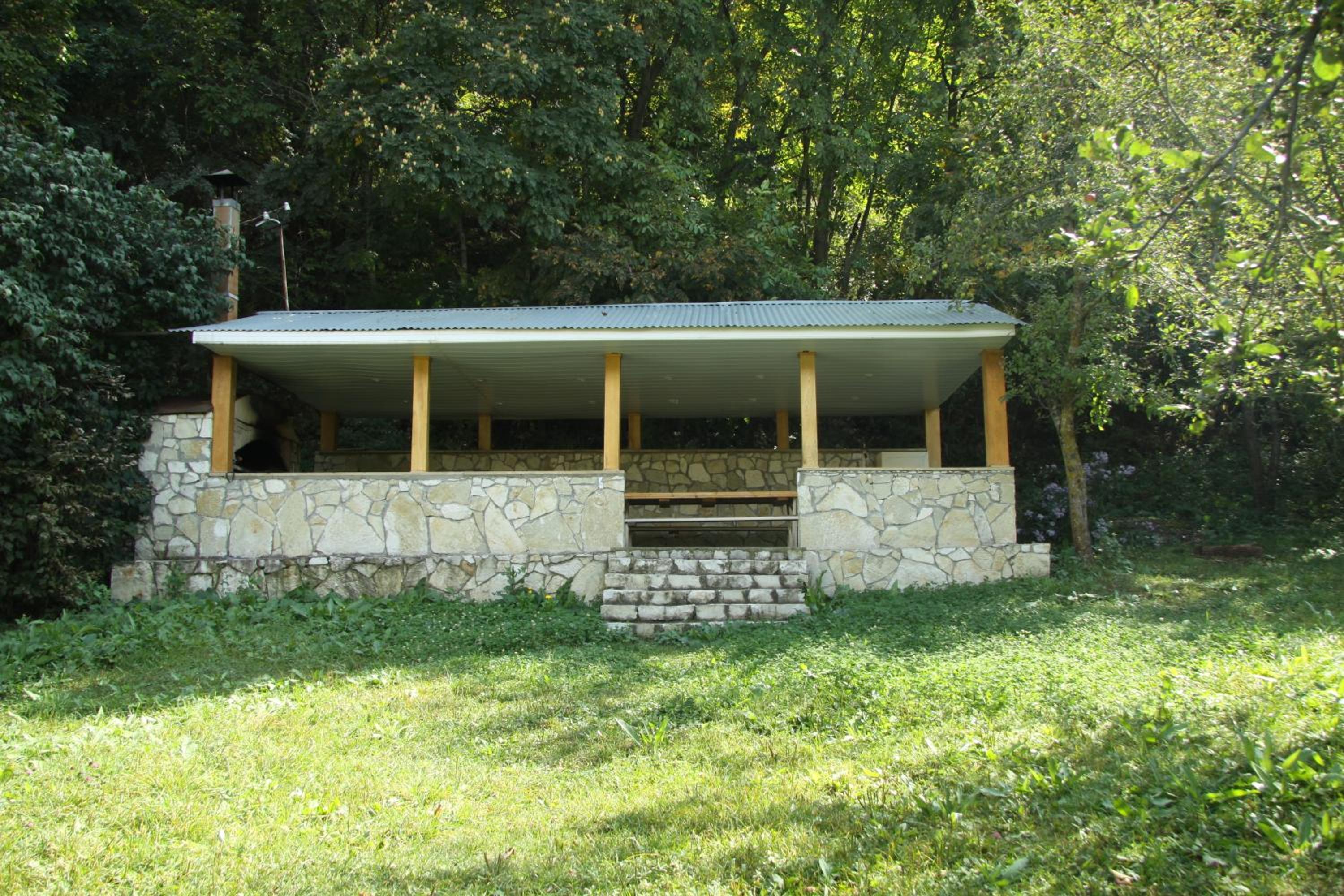 GreenWood Hotel