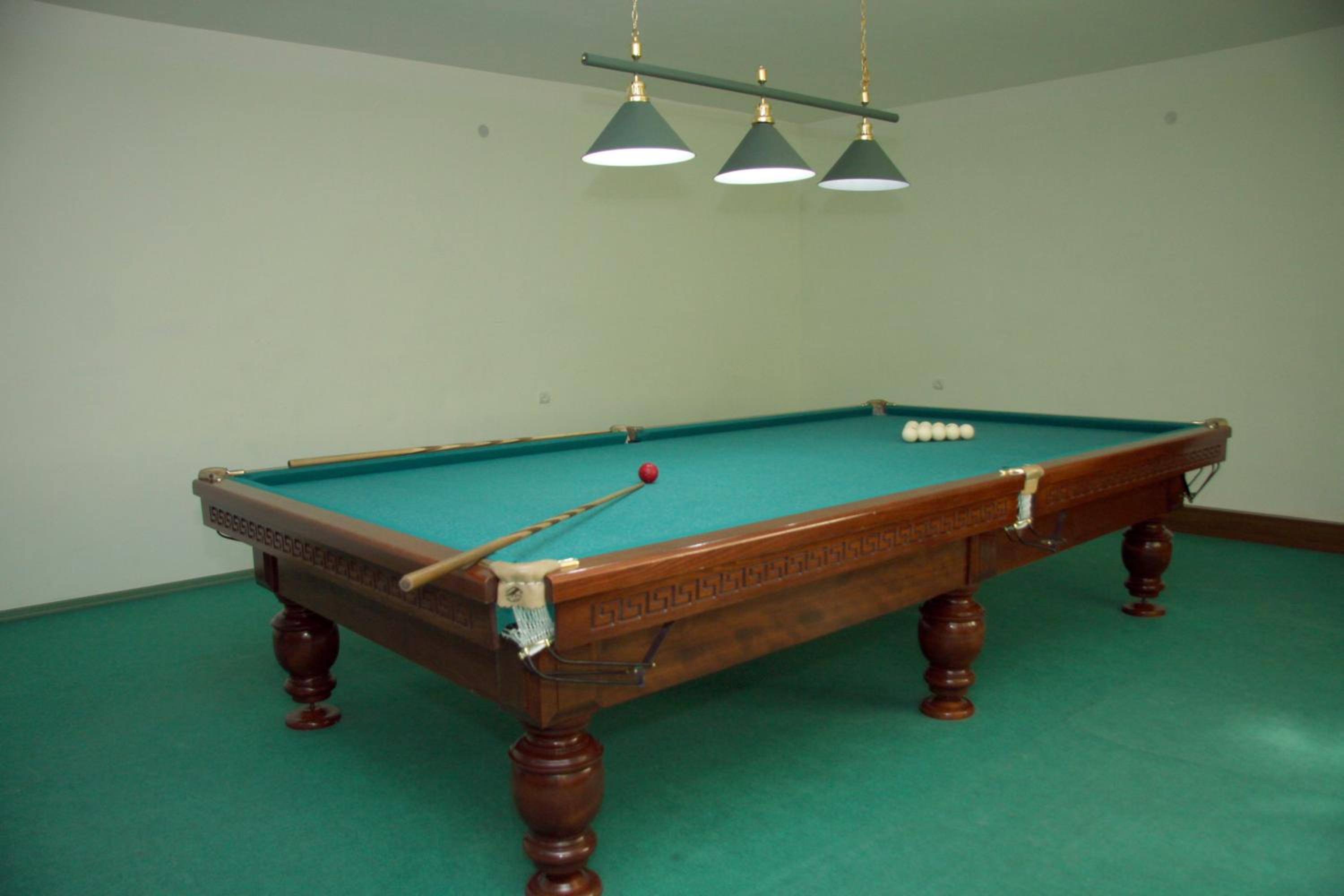 GreenWood Hotel