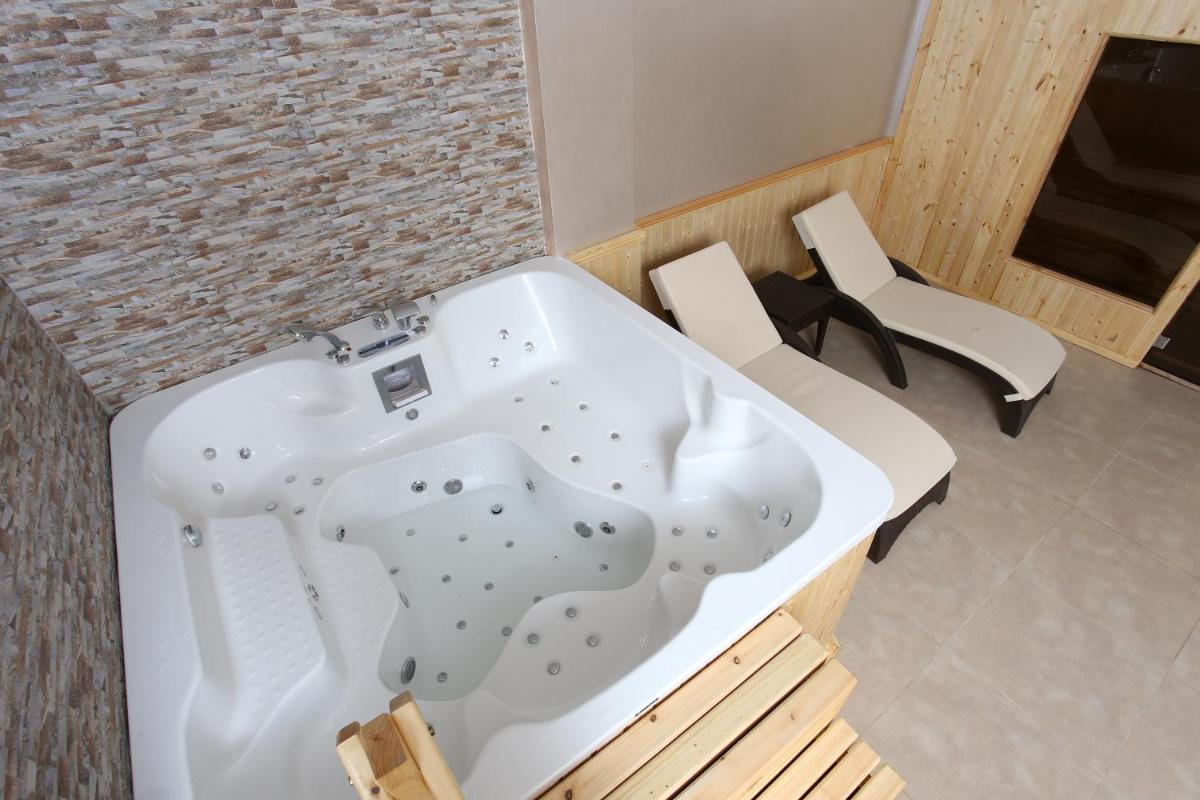 Jacuzzi