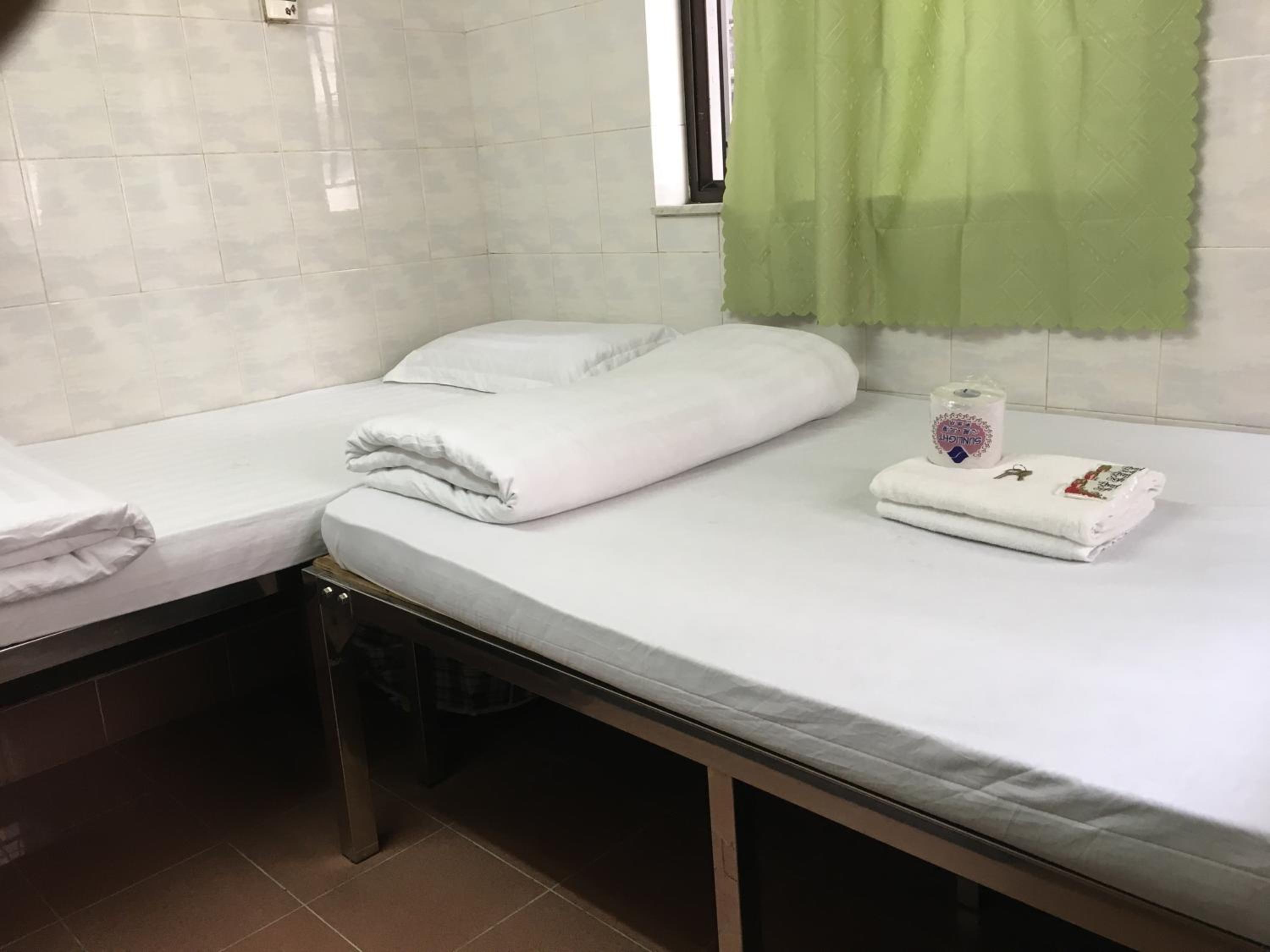 New Yan Yan Guest House reception 9th floor Flat E4 E6