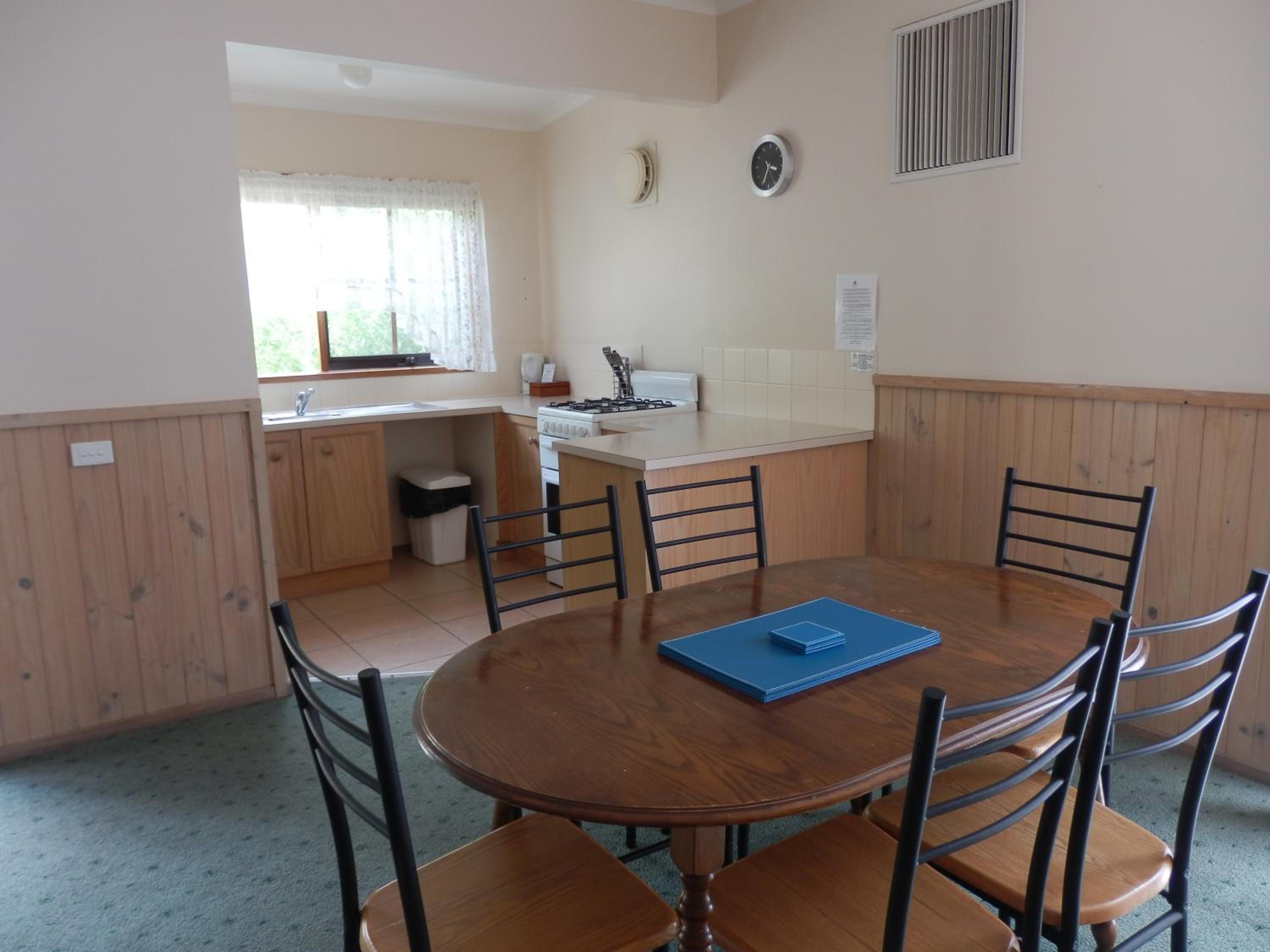Mountain View Motor Inn & Holiday Lodges