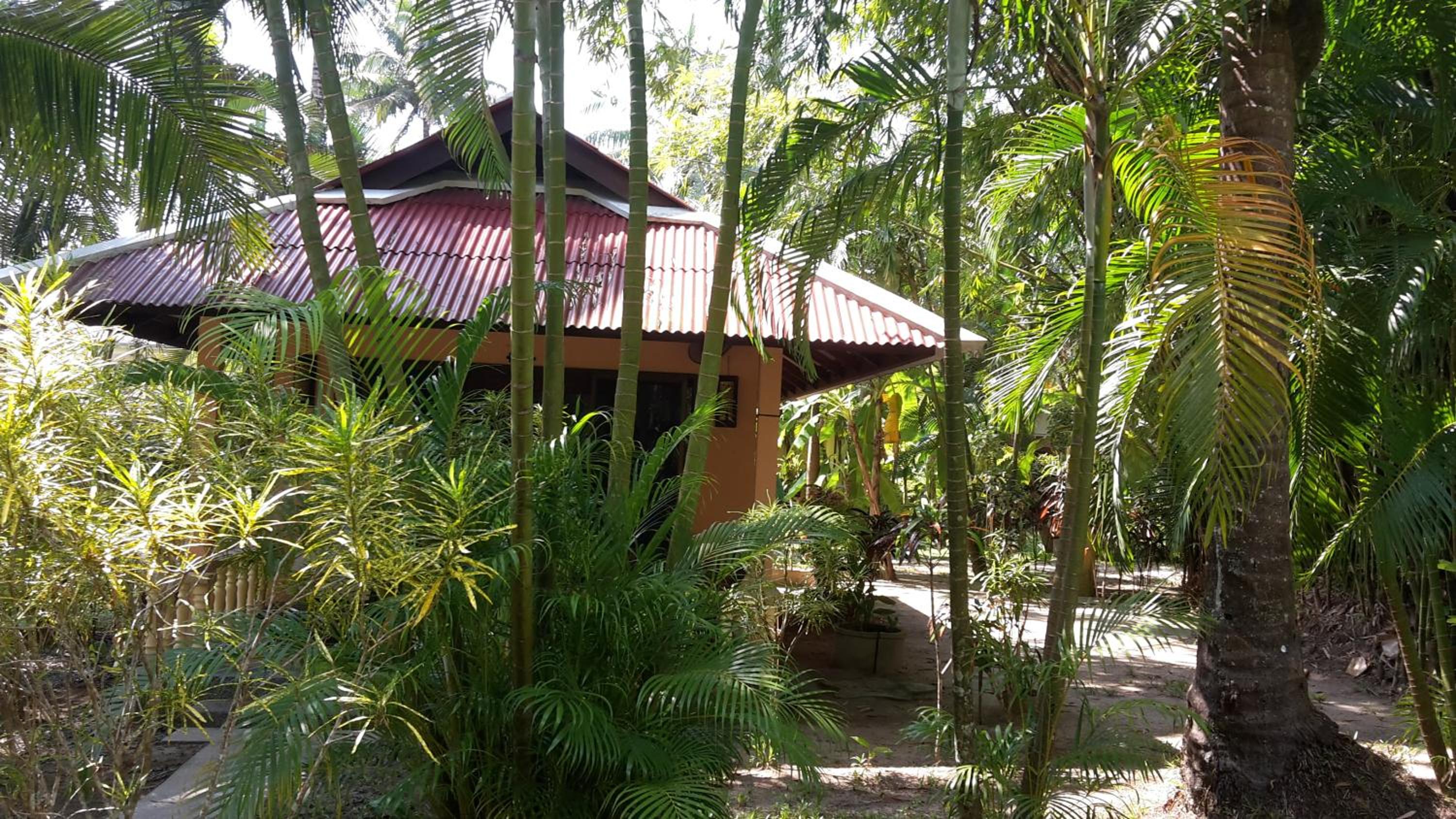 Lake View Bungalows