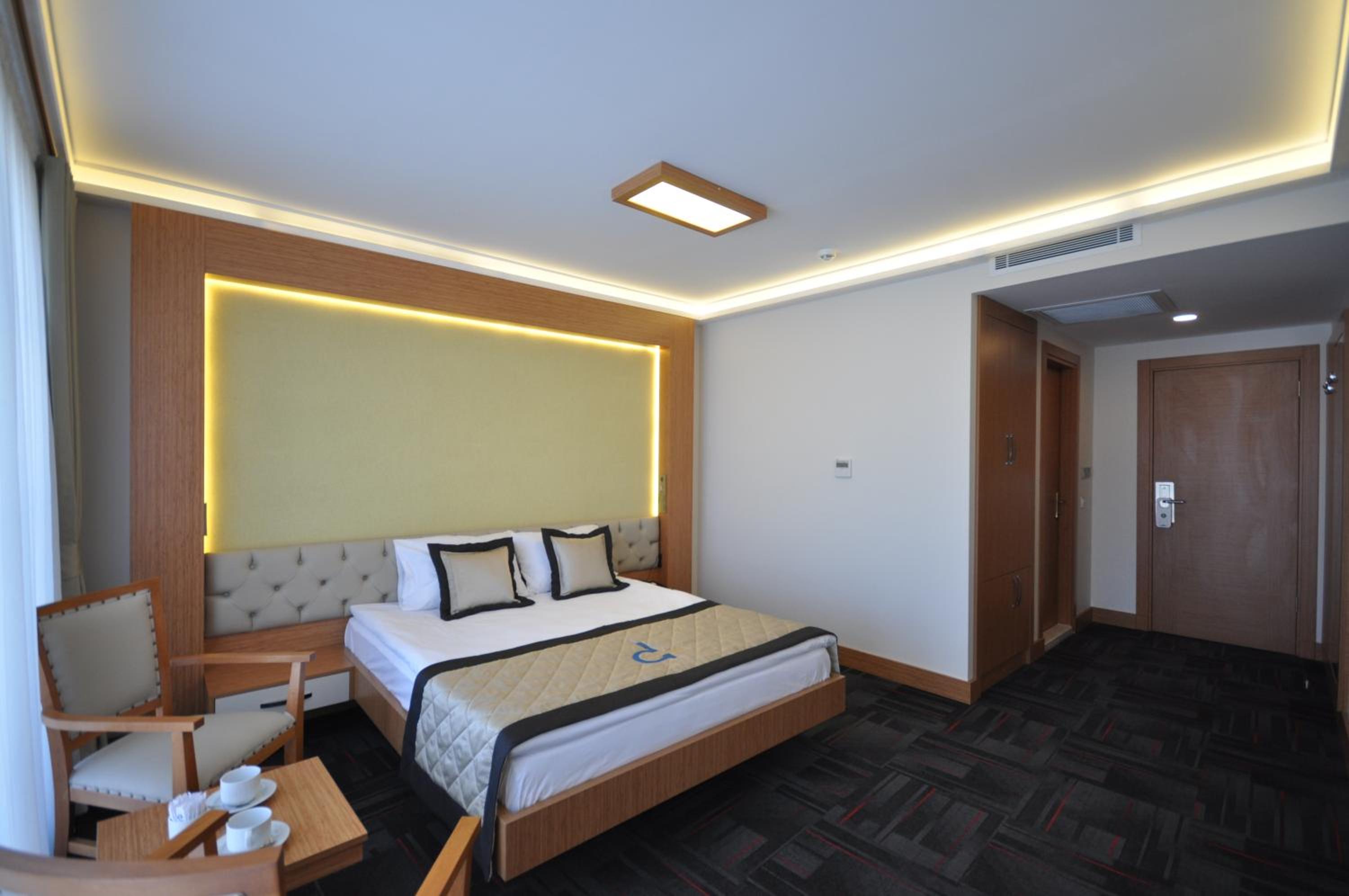 Double Comfort Hotel - Image 36
