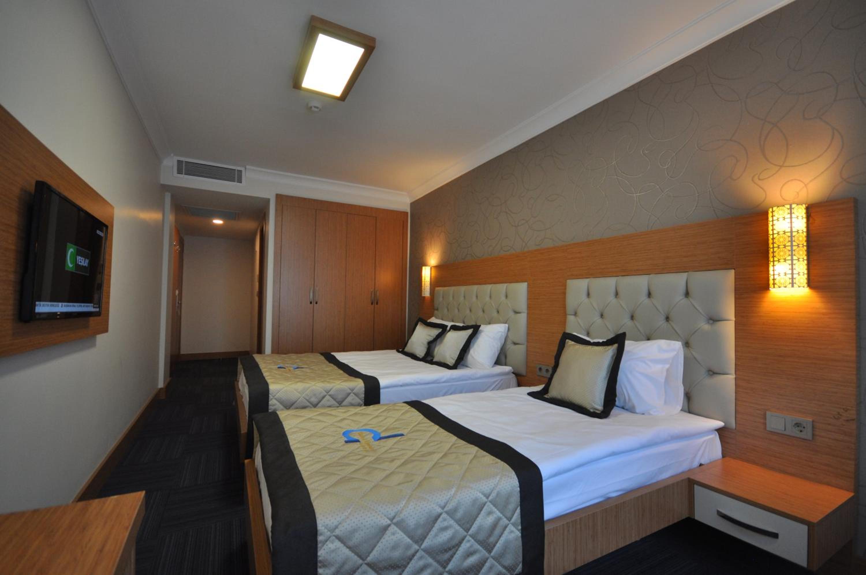 Double Comfort Hotel - Image 16