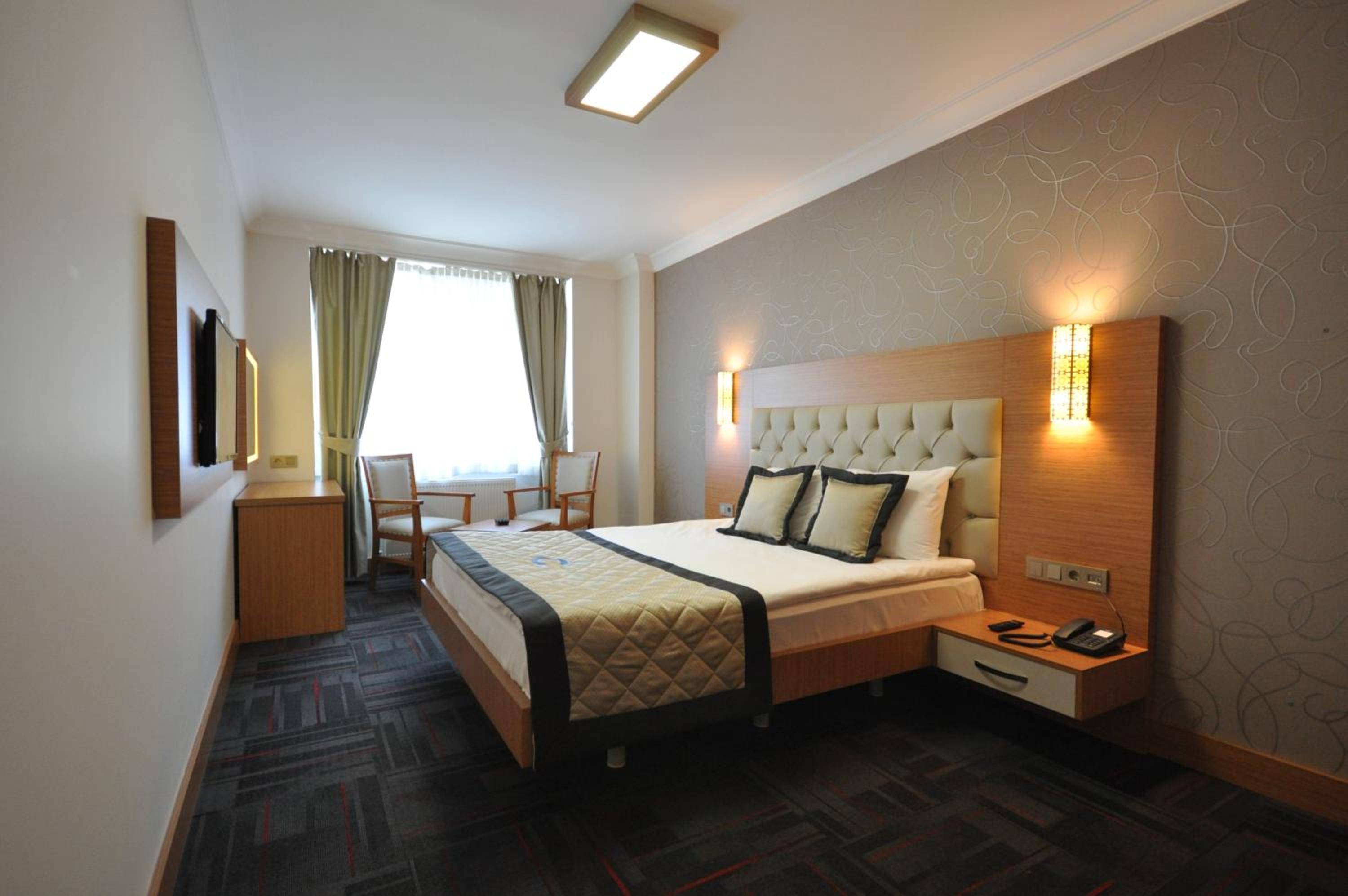 Double Comfort Hotel - Image 12