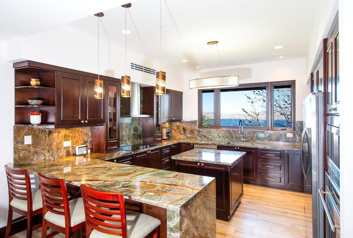 360 Splendor 207A-Ocean View 2 Br Condo-Breakfast Included!