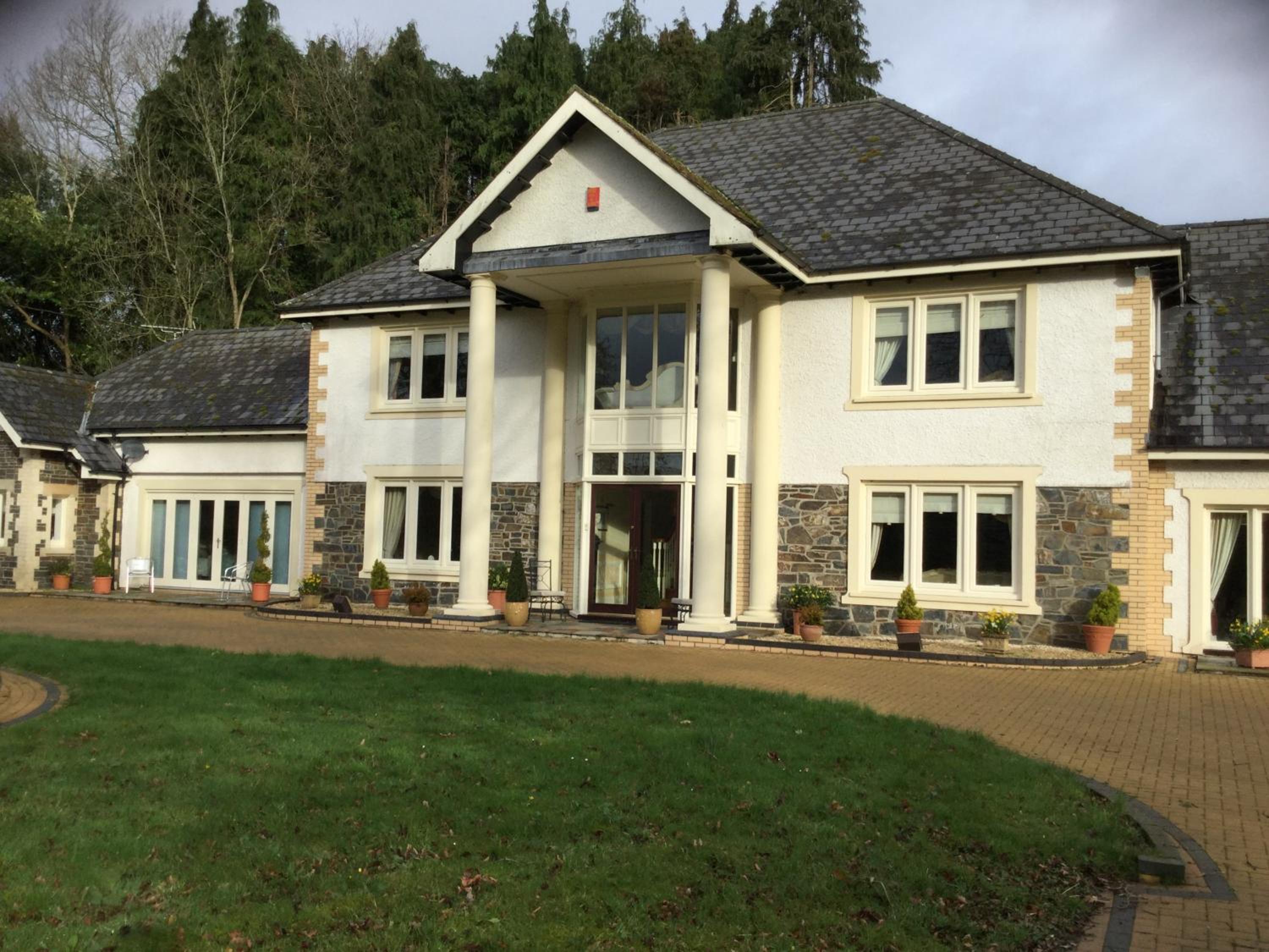 Plas Y Dderwen Bed and Breakfast