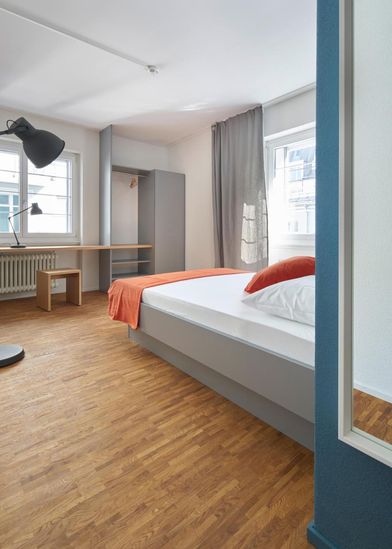 Josephine's Guesthouse - WOMEN ONLY with rooftop and community area