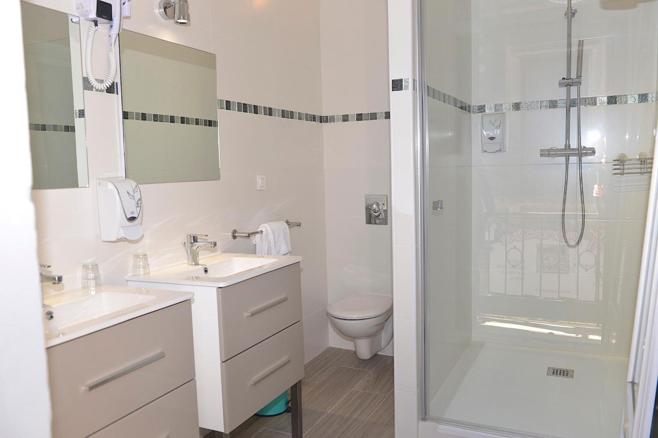 Montpellier Vacations - Hotel Colisee-Verdun Centre Gare Saint-Roch - Property Image 2