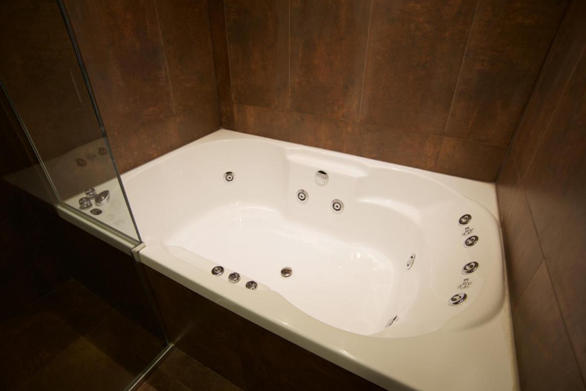 Jacuzzi