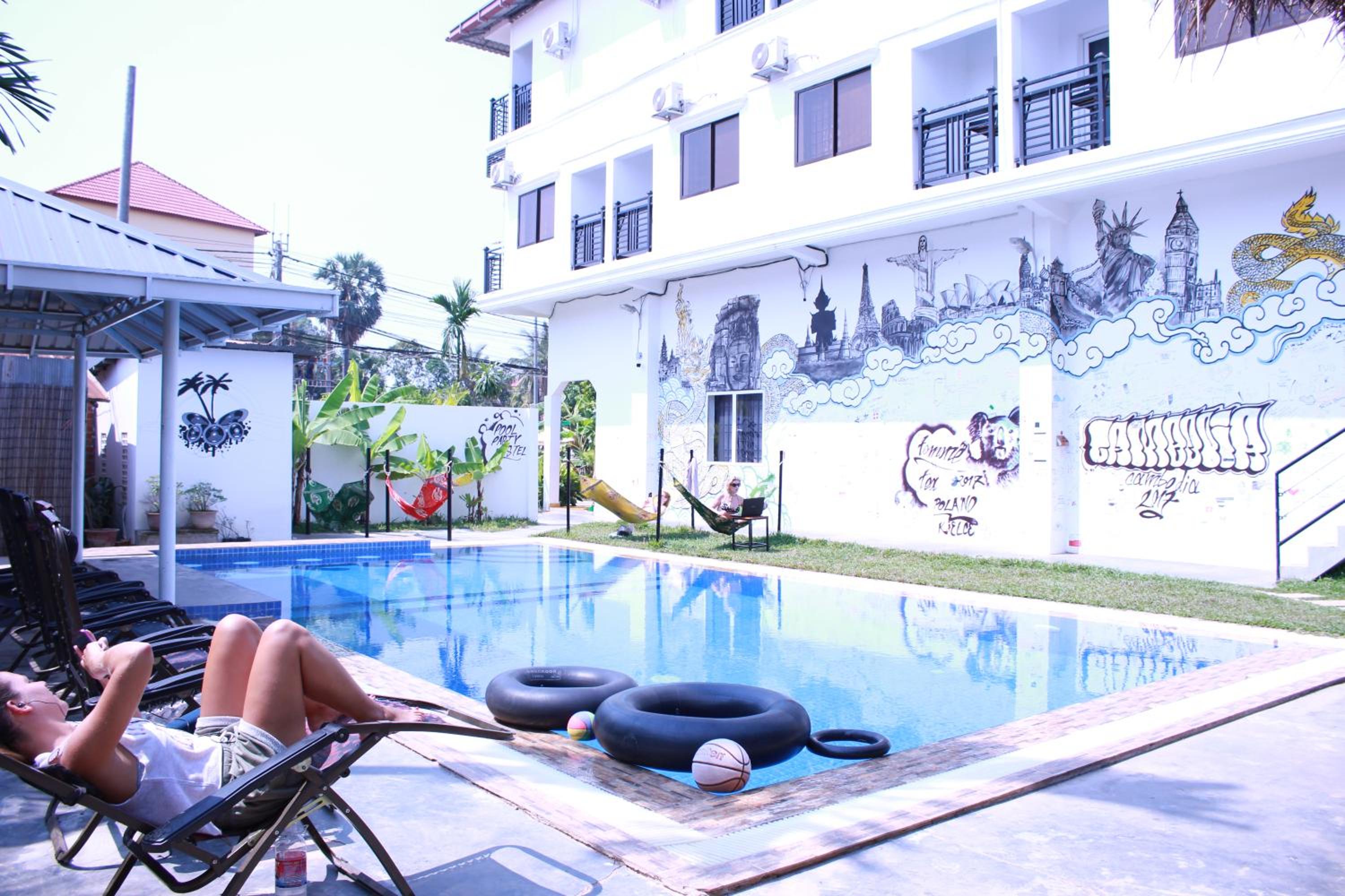 Pool Party Hostel
