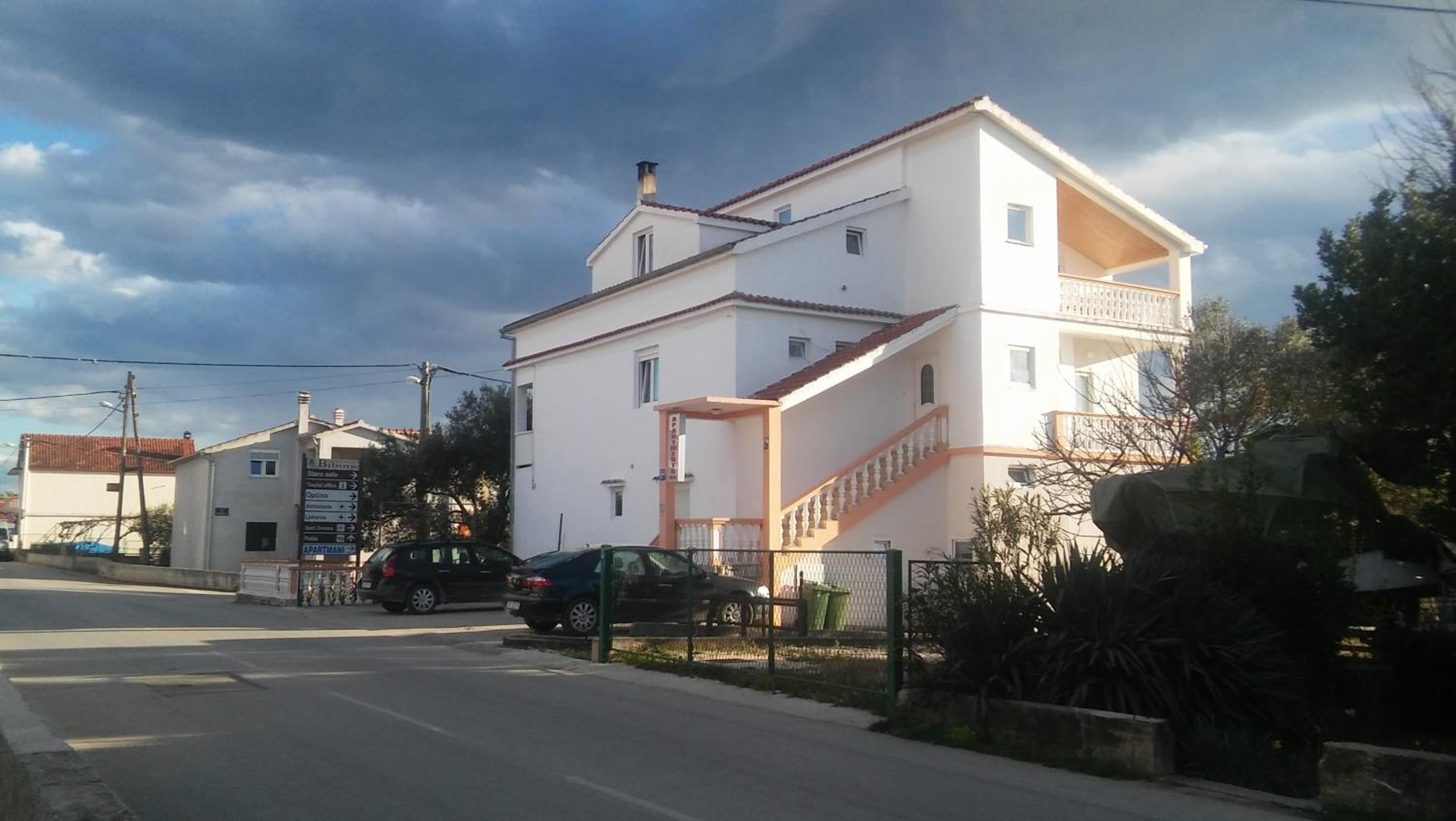 Apartments Mira