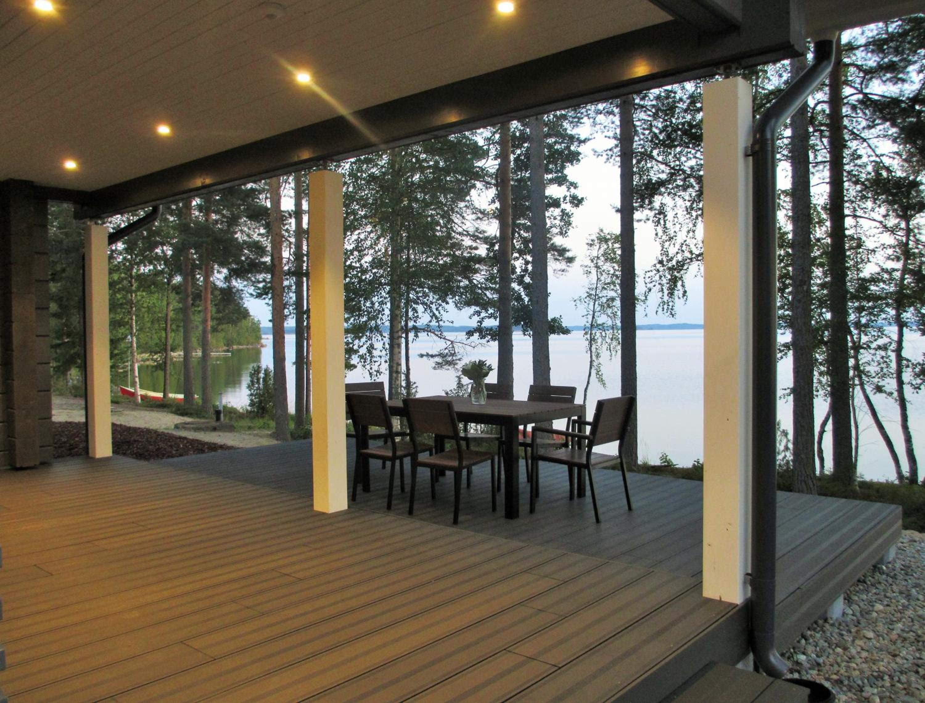 Lakeside Cottages