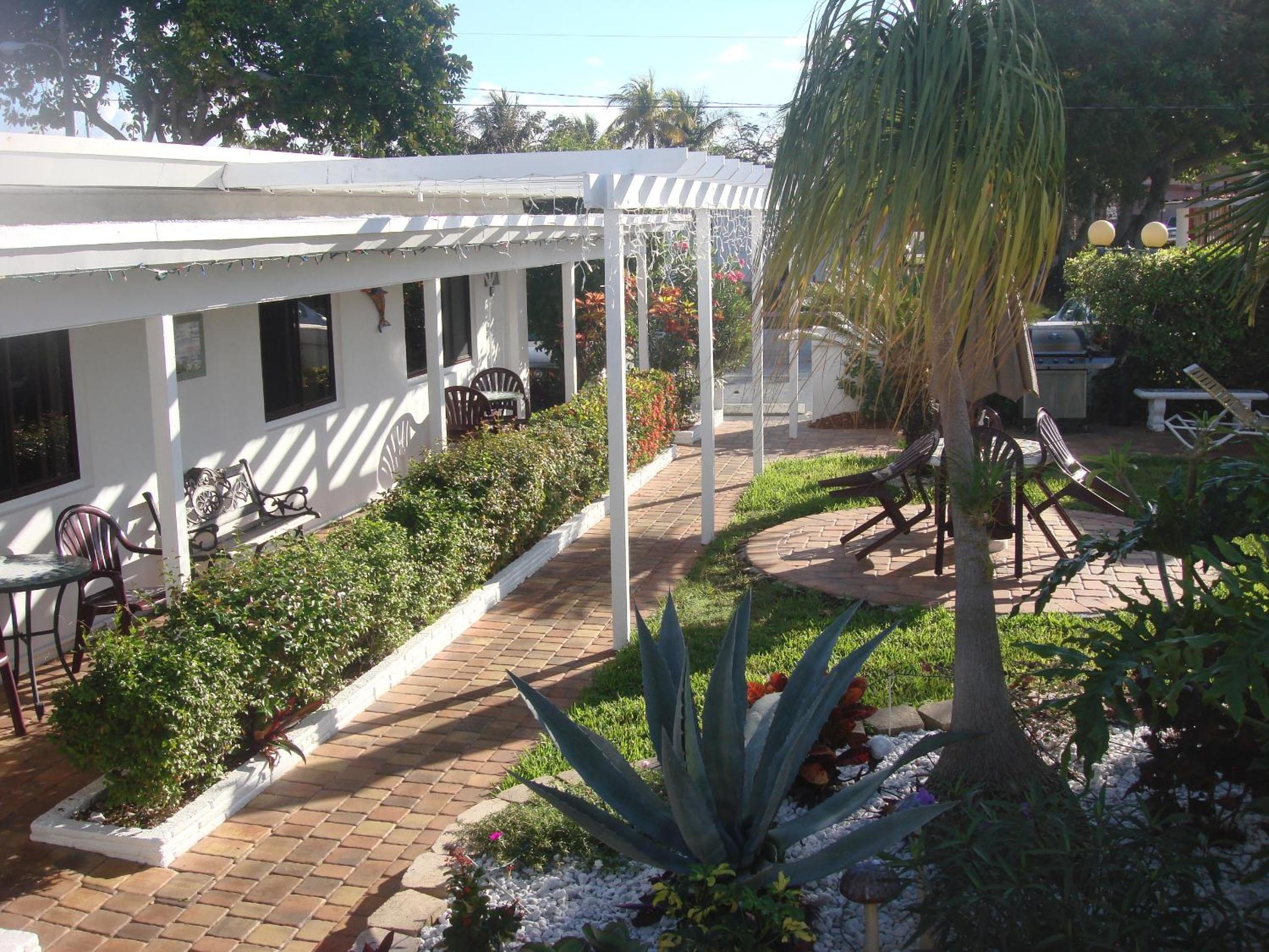 Breakaway Inn Guest House