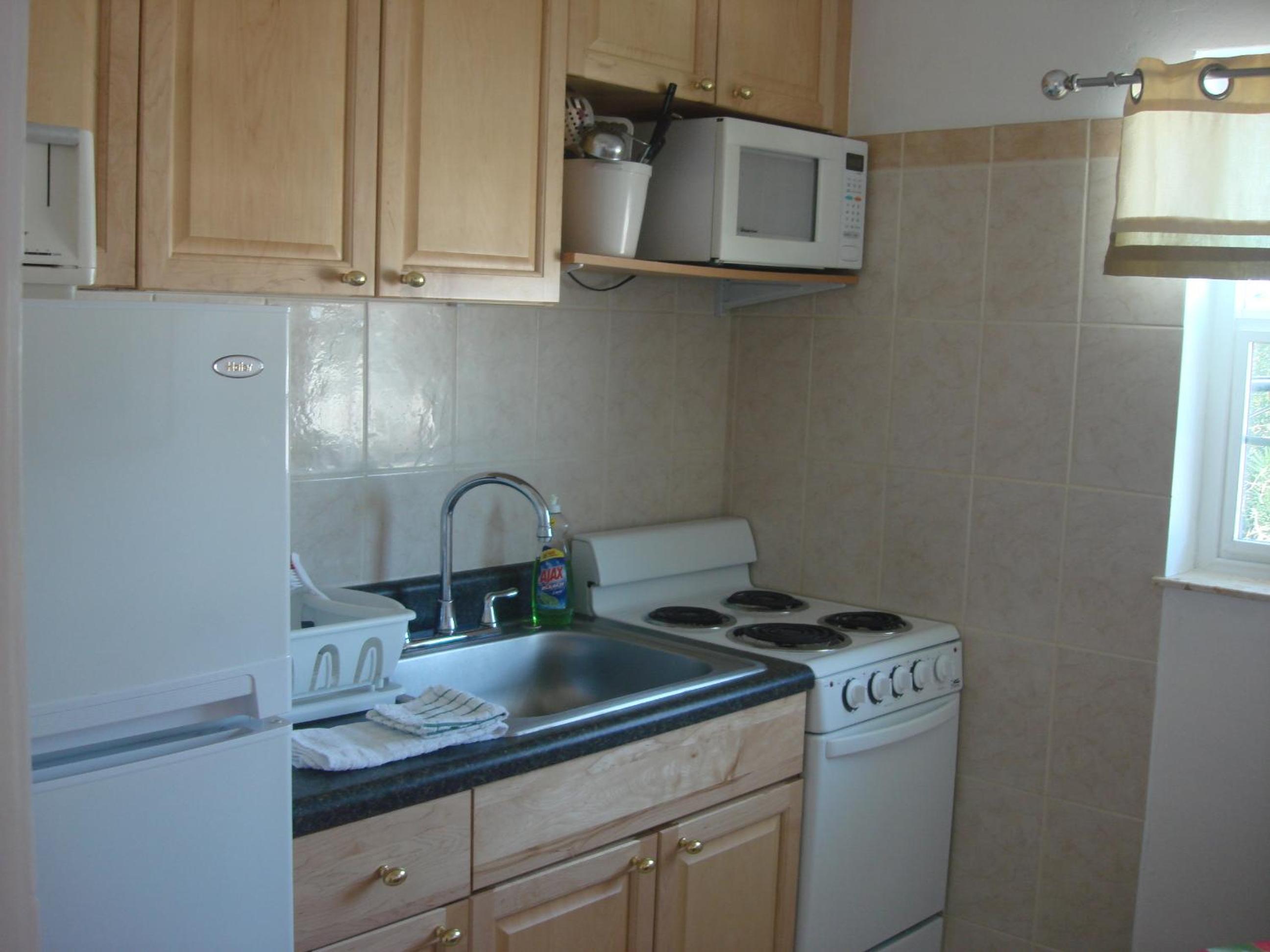 Breakaway Inn Guest House