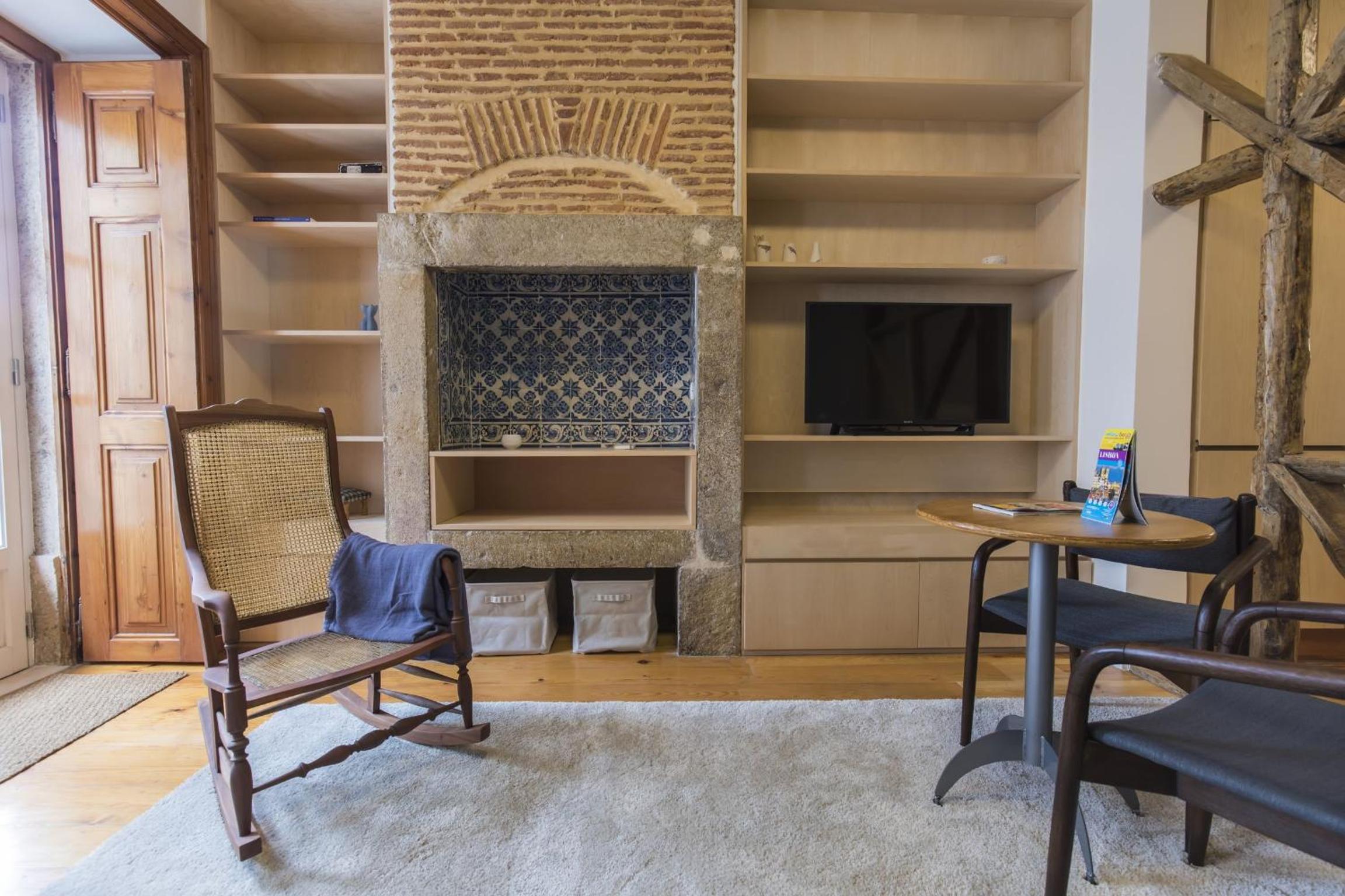 Rustic Flat at Lisbon's Heart view 4