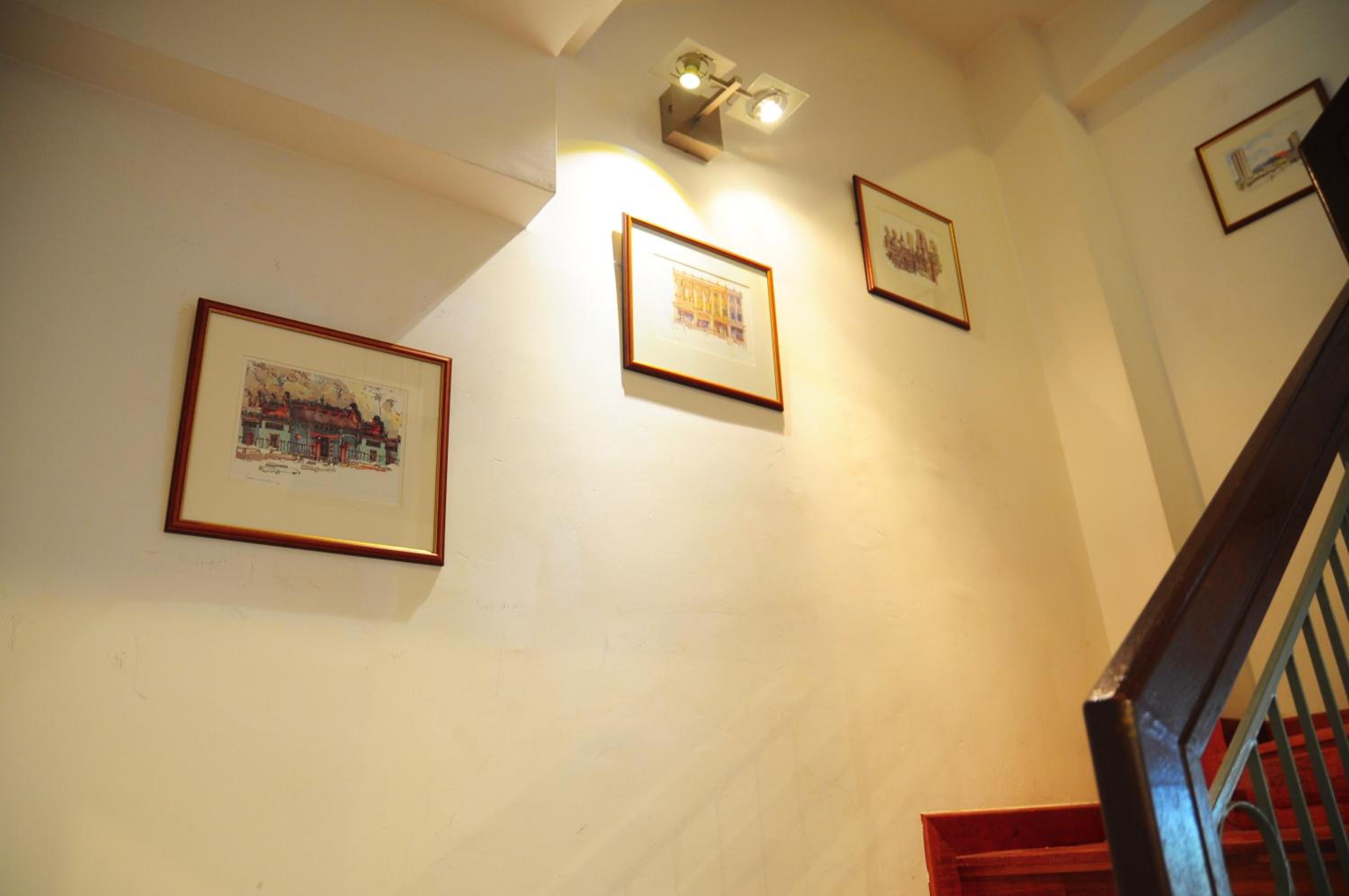 GRAYHAUS Guest House