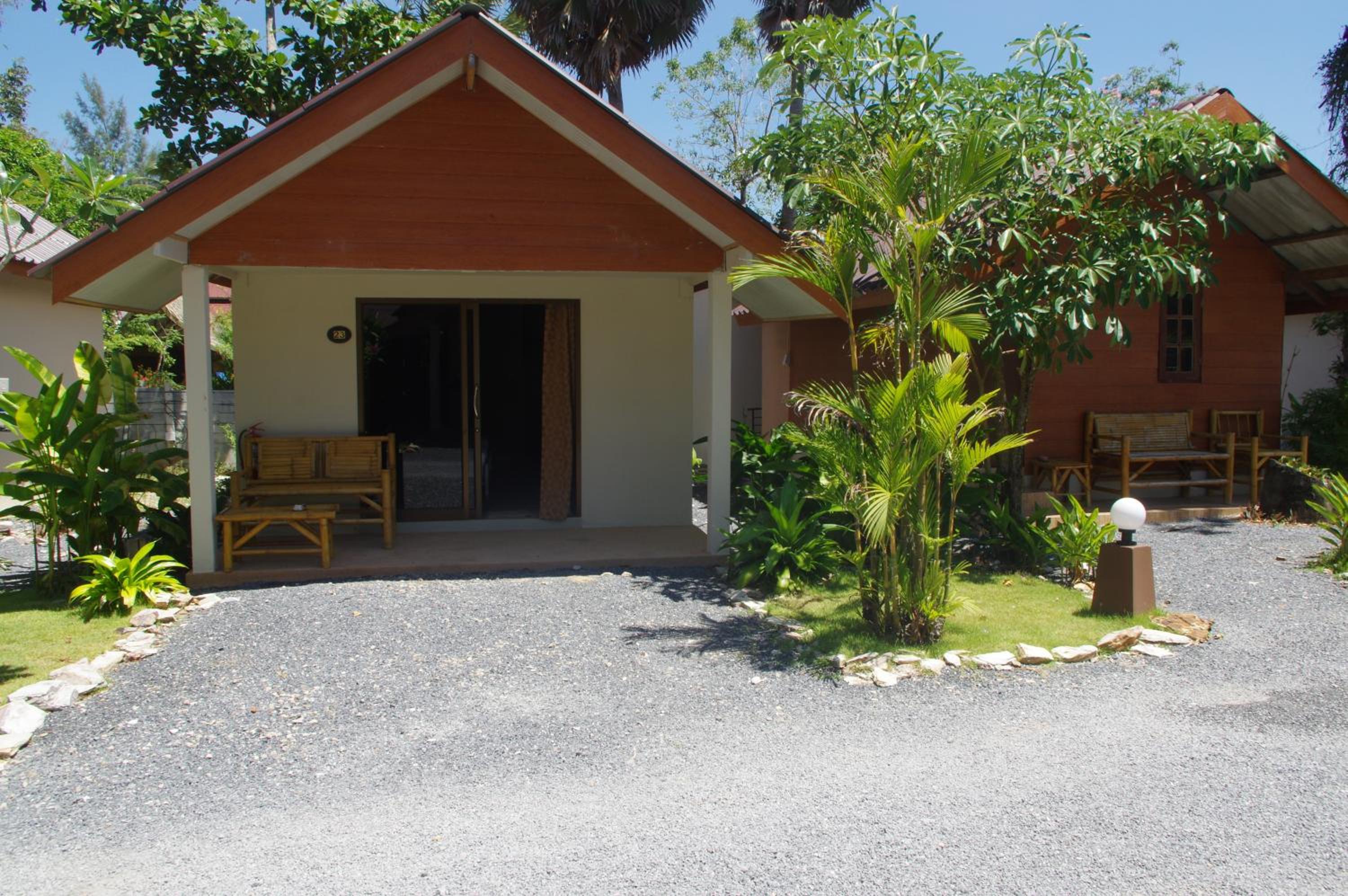 Thai House Beach Resort