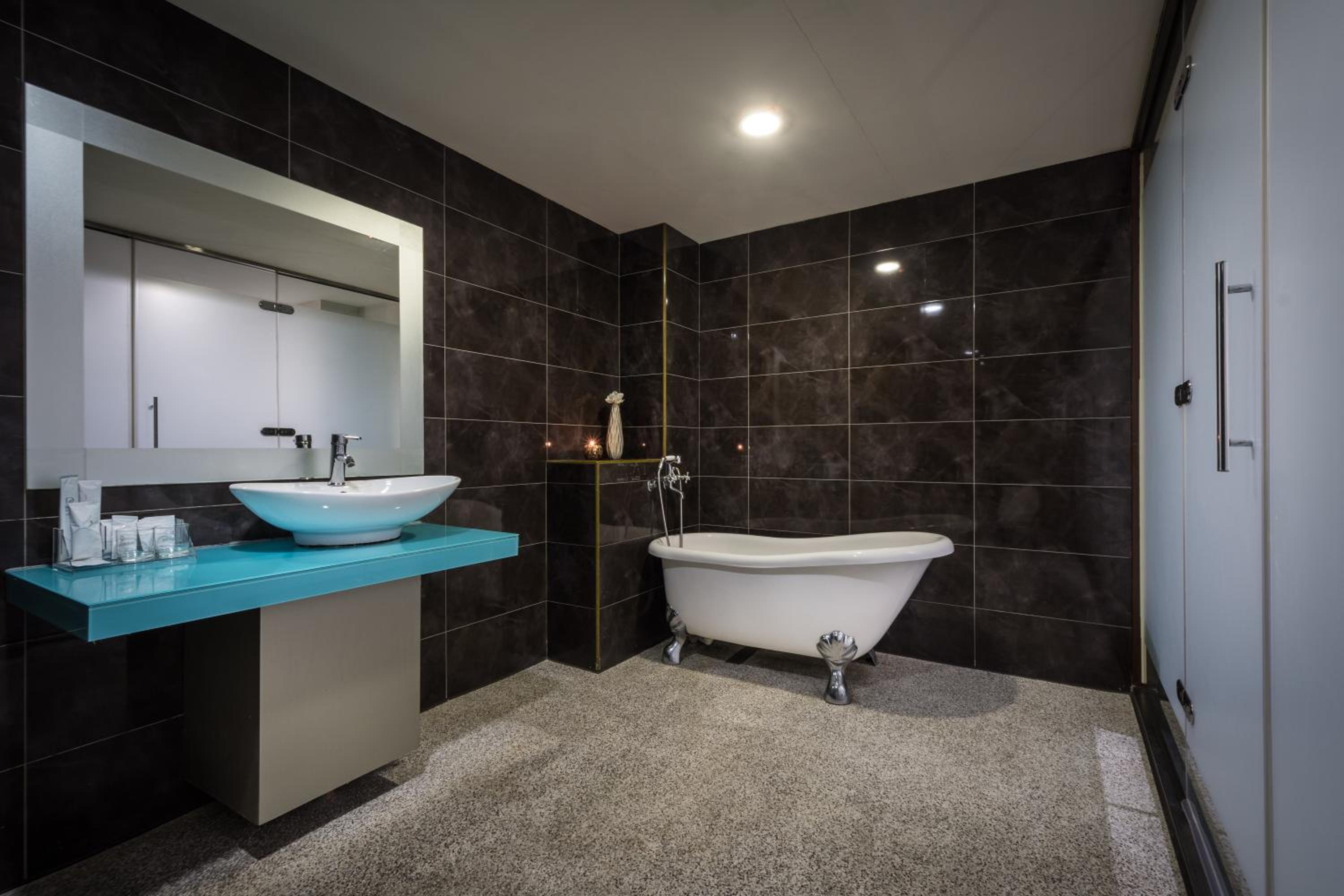 Urbanone Hotel