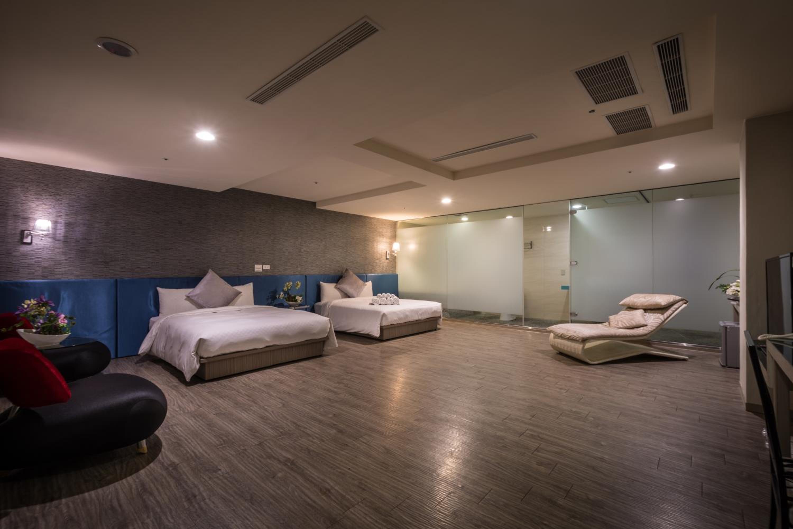 Urbanone Hotel