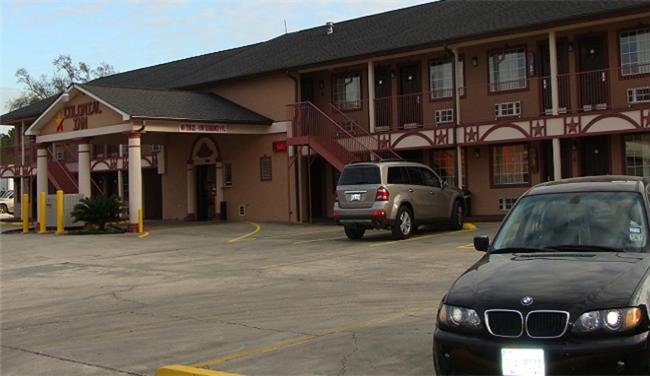 Hammond Vacations - Colonial Inn Hammond - Property Image 10