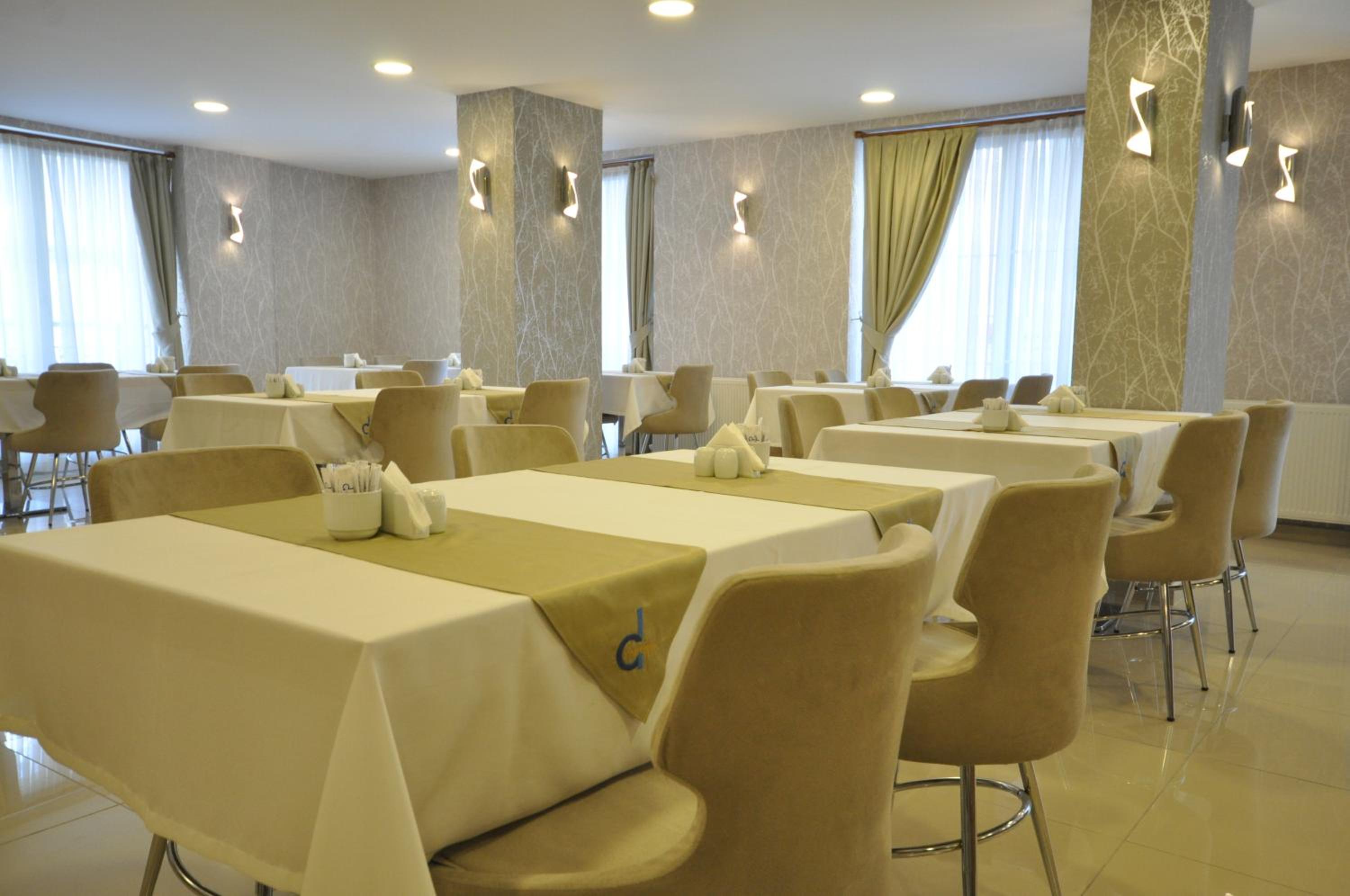 Double Comfort Hotel - Image 19